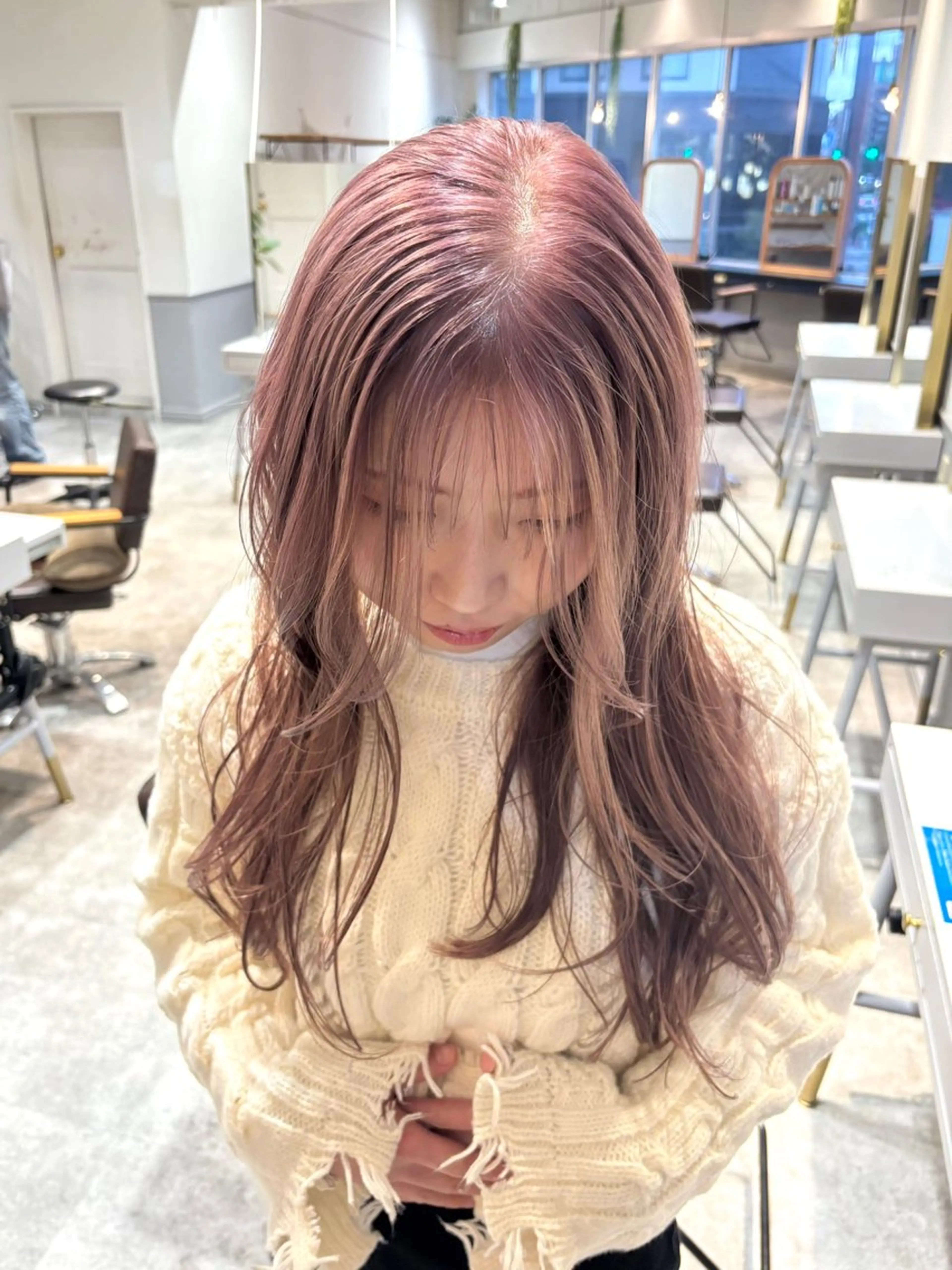 ロング カット ヘアカラー トリートメント siki所属・ｍｏｍｏ/ ハイトーン/ベージュのヘアスタイル