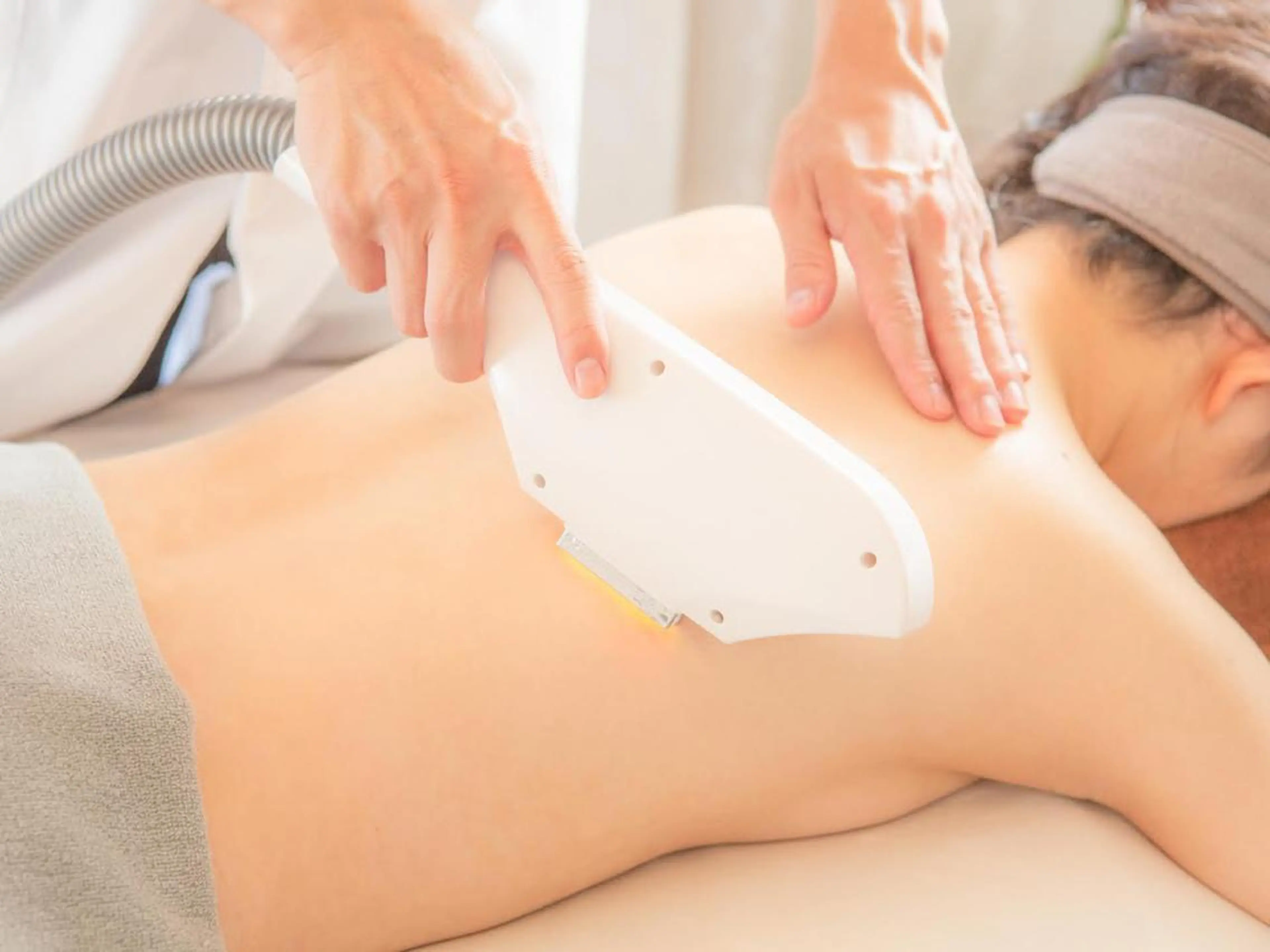 セミロング カラー パーマ ヘアアレンジ メンズ キッズ ネイル マツエク・マツパ アイブロウ 眉毛ワックス脱毛 脱毛 脱毛&美容サロン Dr.Epiのエステ・リラクイメージ