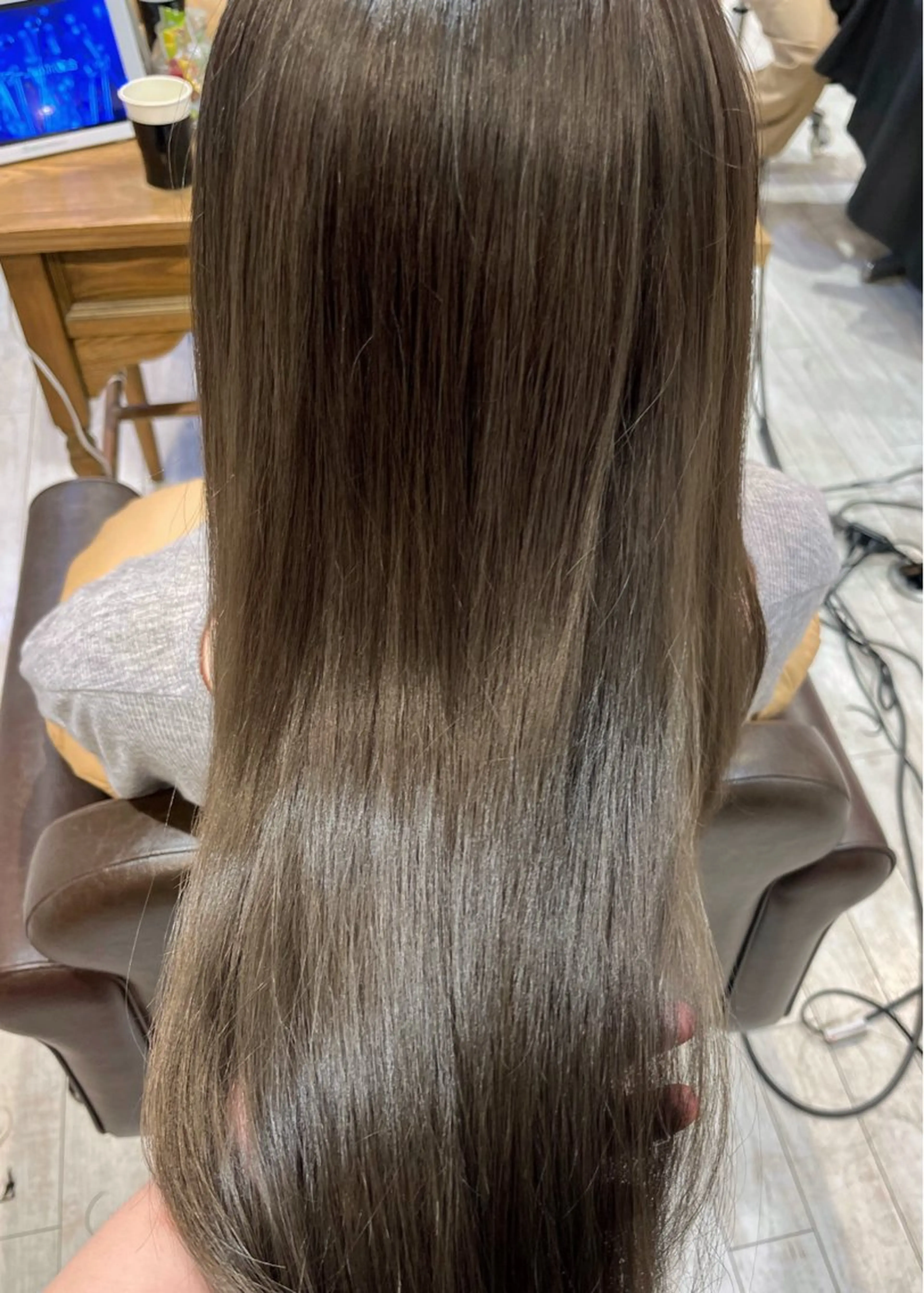 ロング カラー ベージュカラー ブリーチ オリーブベージュ オリーブカラー カット ヘアカラー 【韓国ヘア×透明感 カラー】笹谷 莉未のヘアスタイル