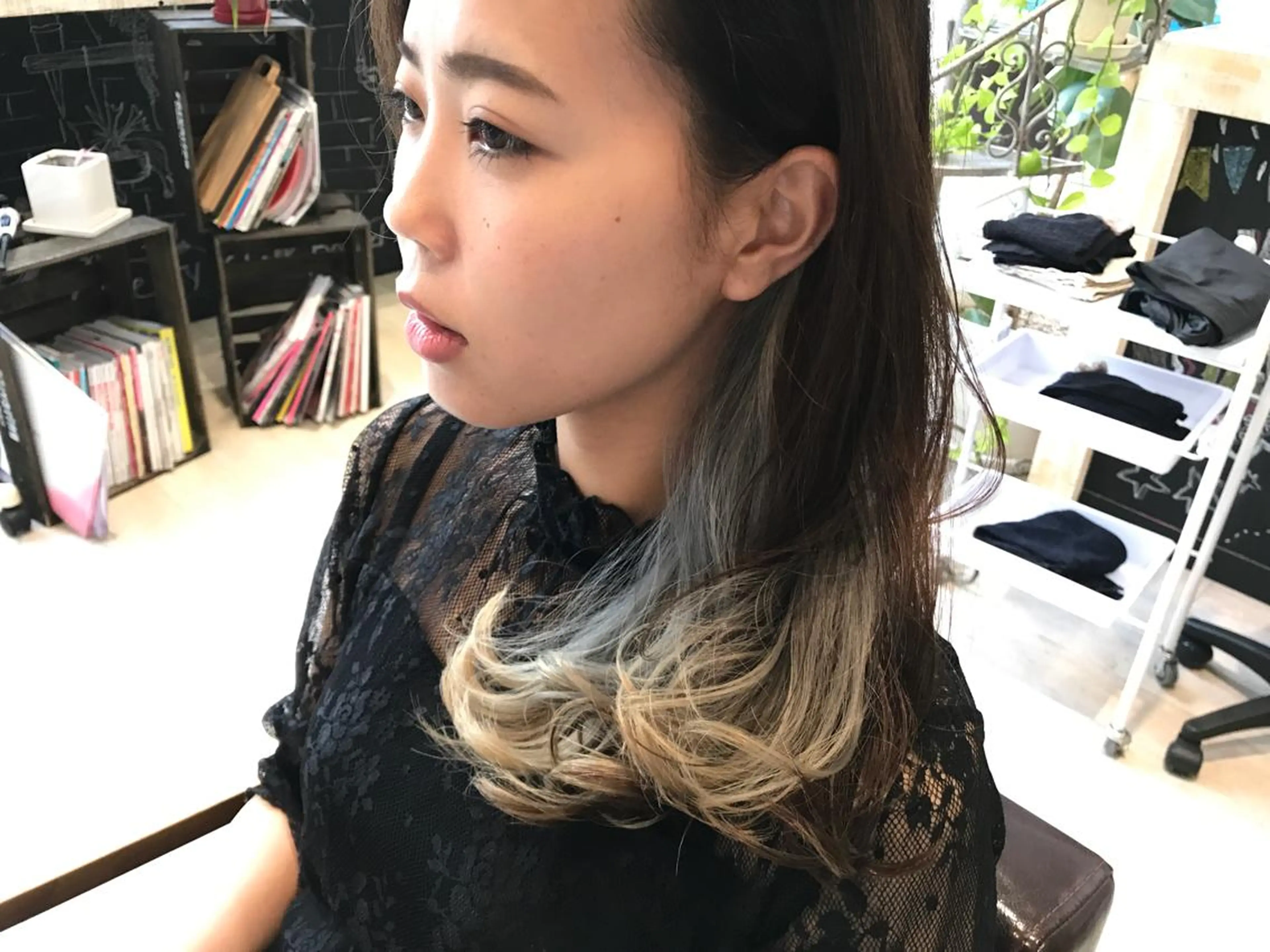 セミロング カラー インナーカラー メンズ指名多数!! SiLO 田島のヘアスタイル