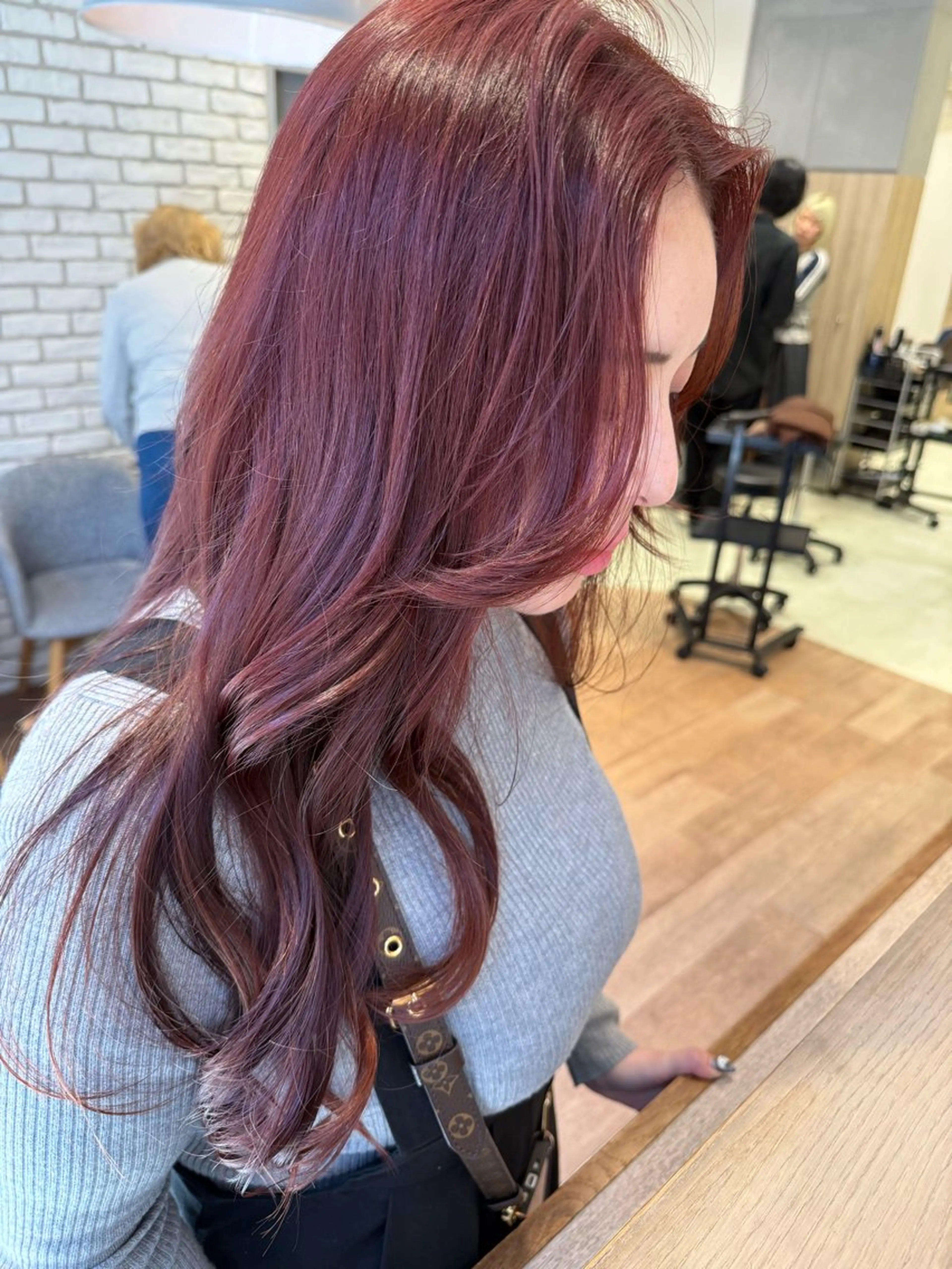 ロング カット ヘアカラー トリートメント 🩰 柔らかいカラー tomomi🌛のヘアスタイル