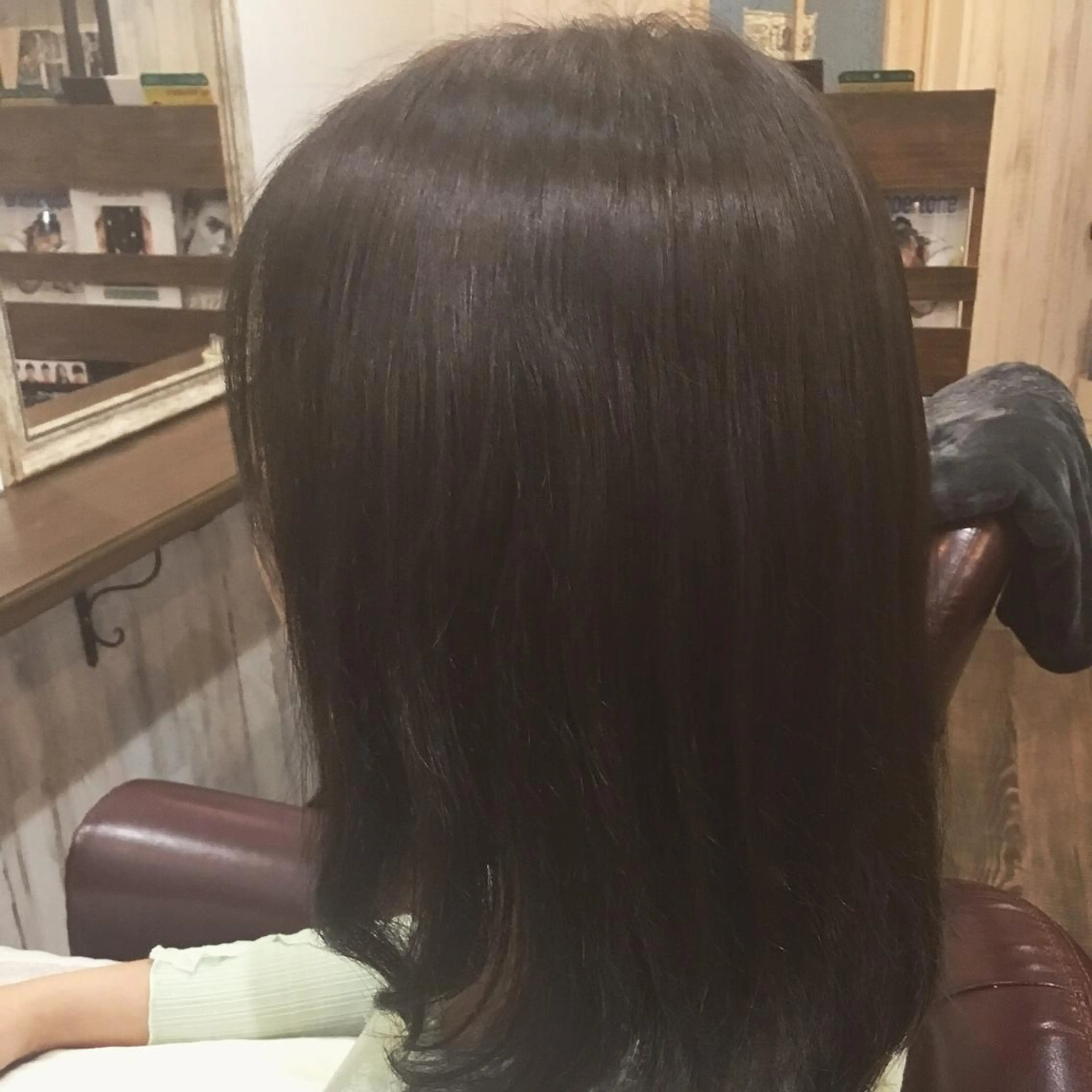 ミディアム カラー 金崎 新吾のヘアスタイル