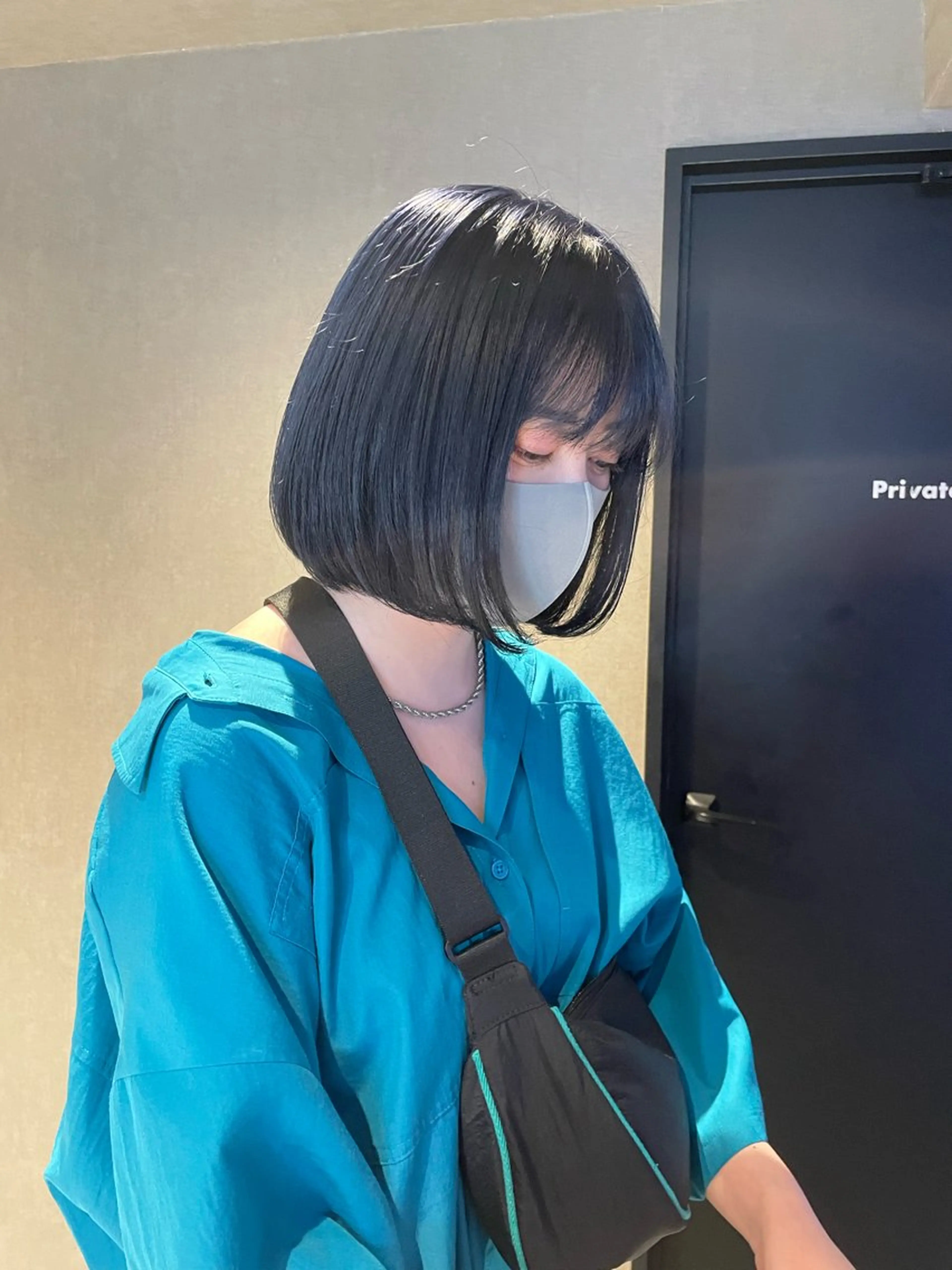 ショート カラー 黒髪 ブリーチ ブルーカラー ブルーブラック ヘアカラー トリートメント パーマ、ストパー モデル募集、ちはるのヘアスタイル