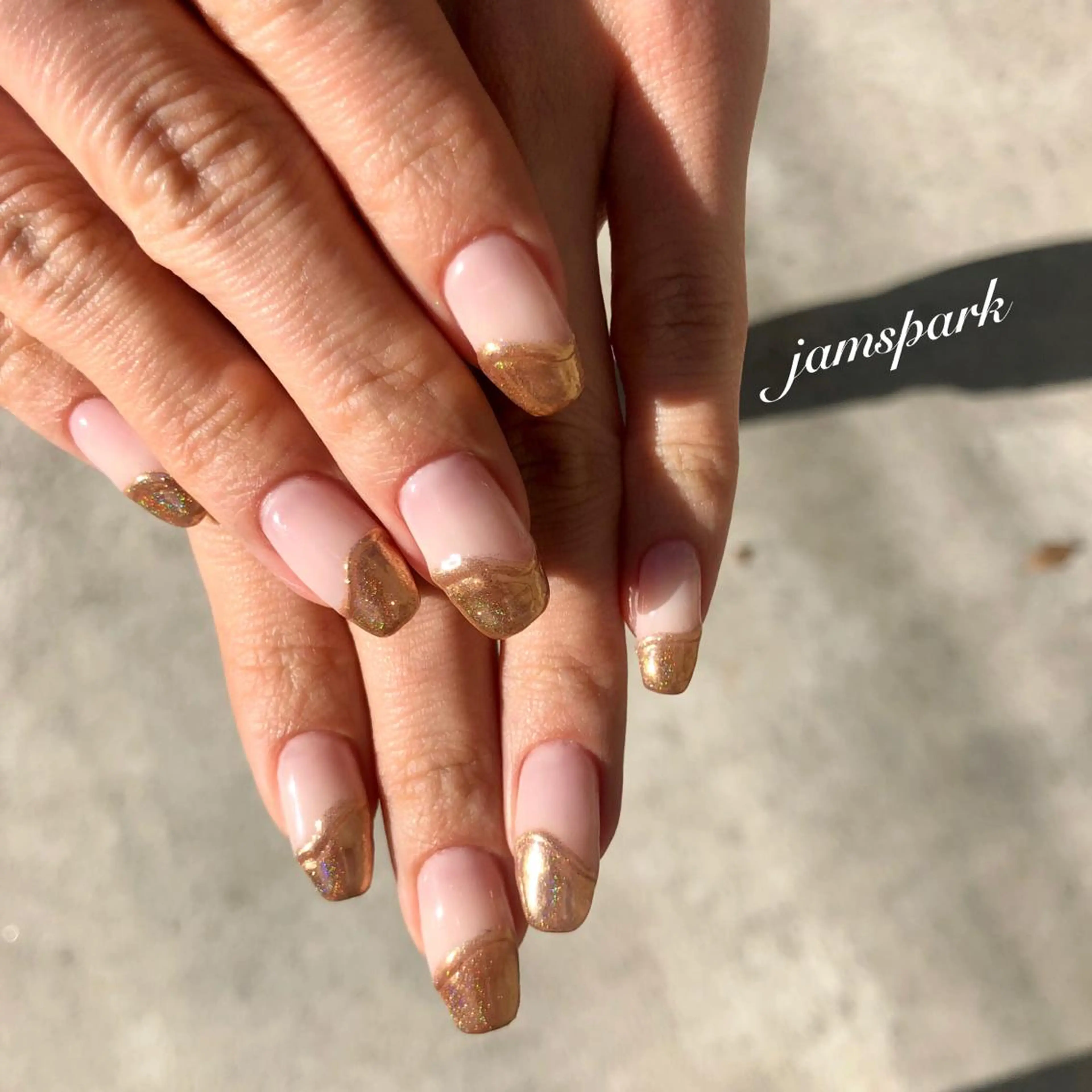 ネイル フレンチネイル ジェルネイル ゴールド キラキラネイル ロングネイル ハンドネイル jamspark ✨のネイルデザイン