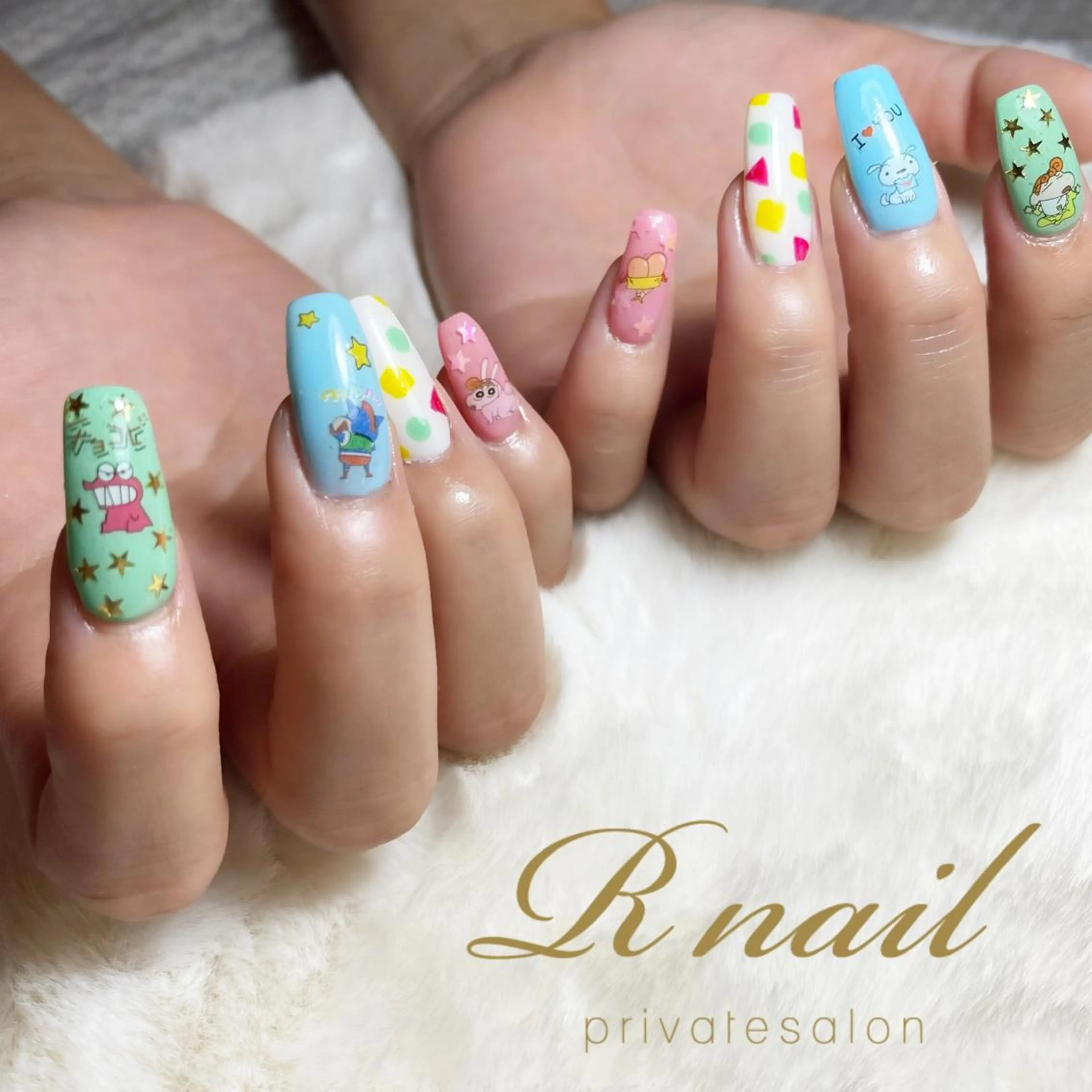 ネイル R nailのネイルデザイン