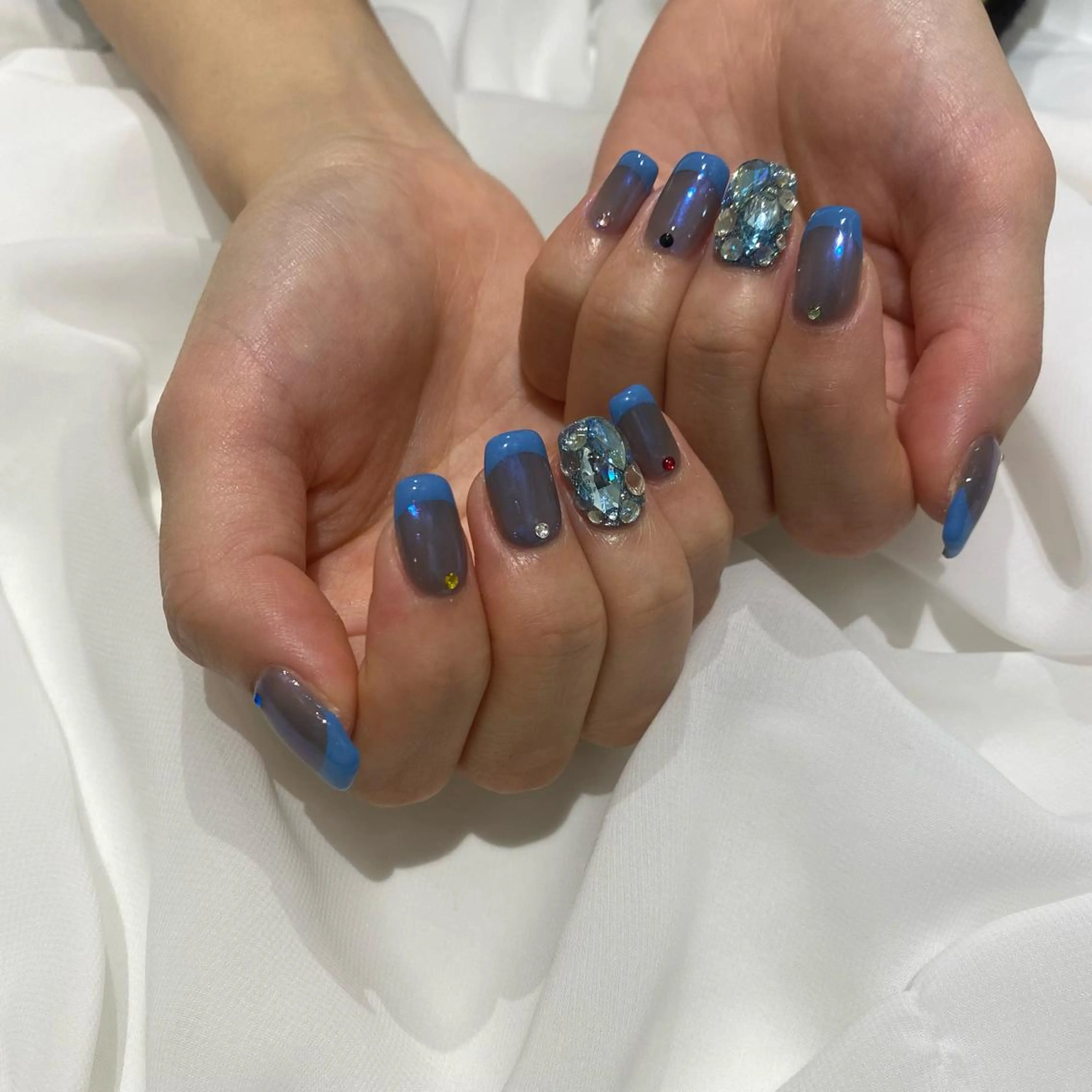 ネイル オーロラネイル フレンチネイル ワンカラーネイル ハンドネイル Mitsunaka rieのネイルデザイン