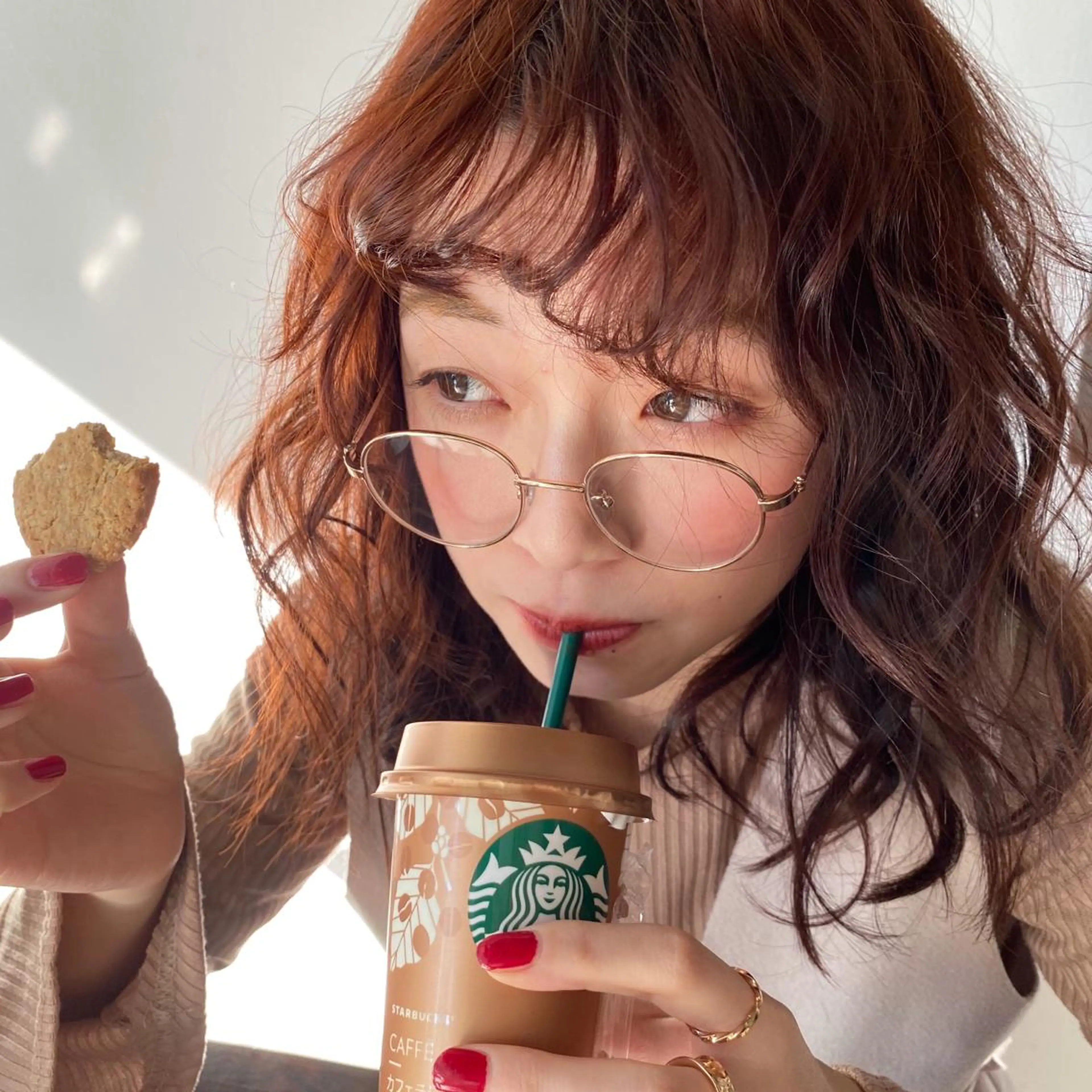 ミディアム 切りっぱなしボブ／ 暖色カラー／なつみのヘアスタイル