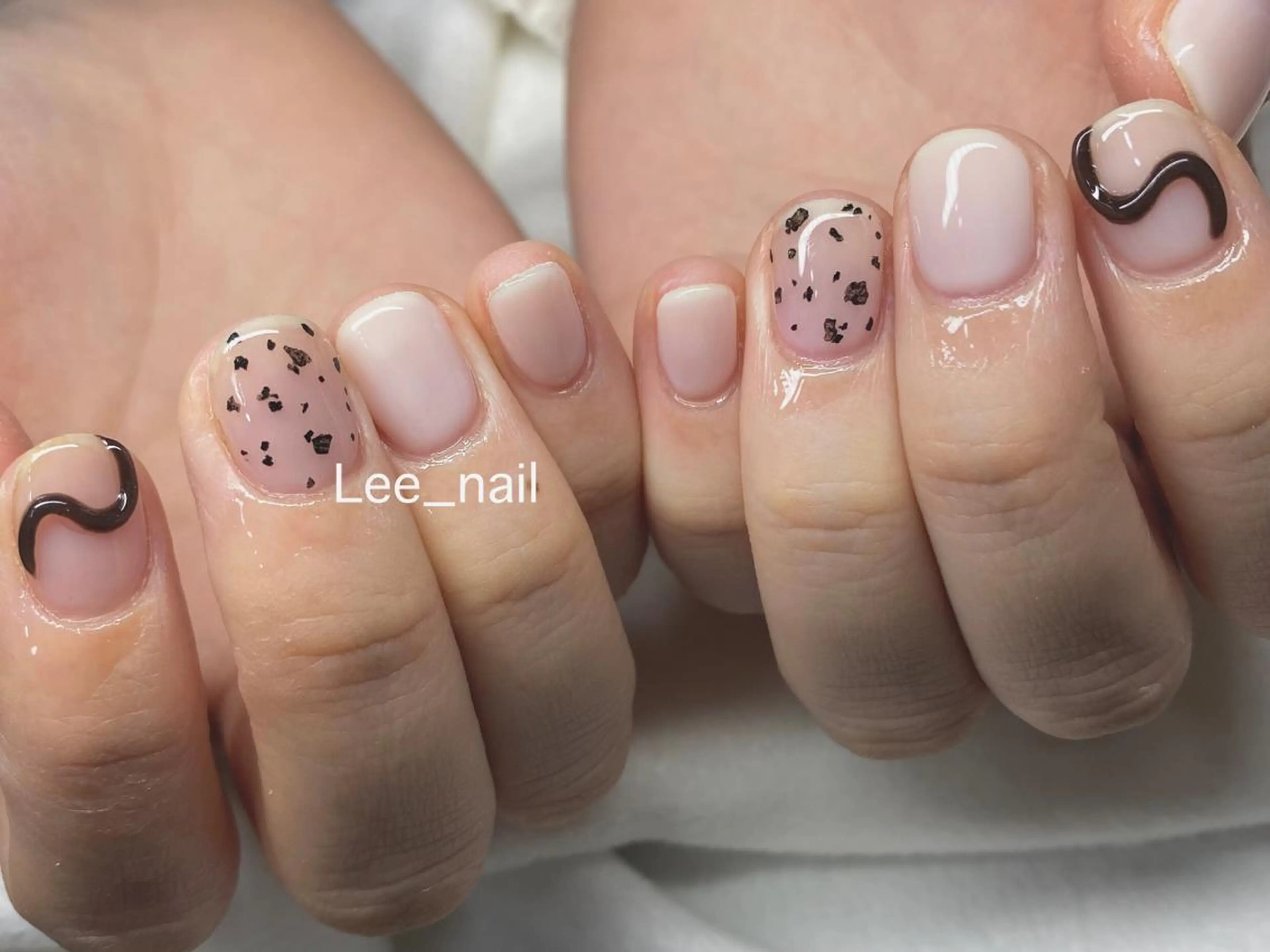 ネイル アートネイル ニュアンスネイル ワンカラーネイル ぷっくりネイル ショートネイル ハンドネイル Lee_ nailのネイルデザイン