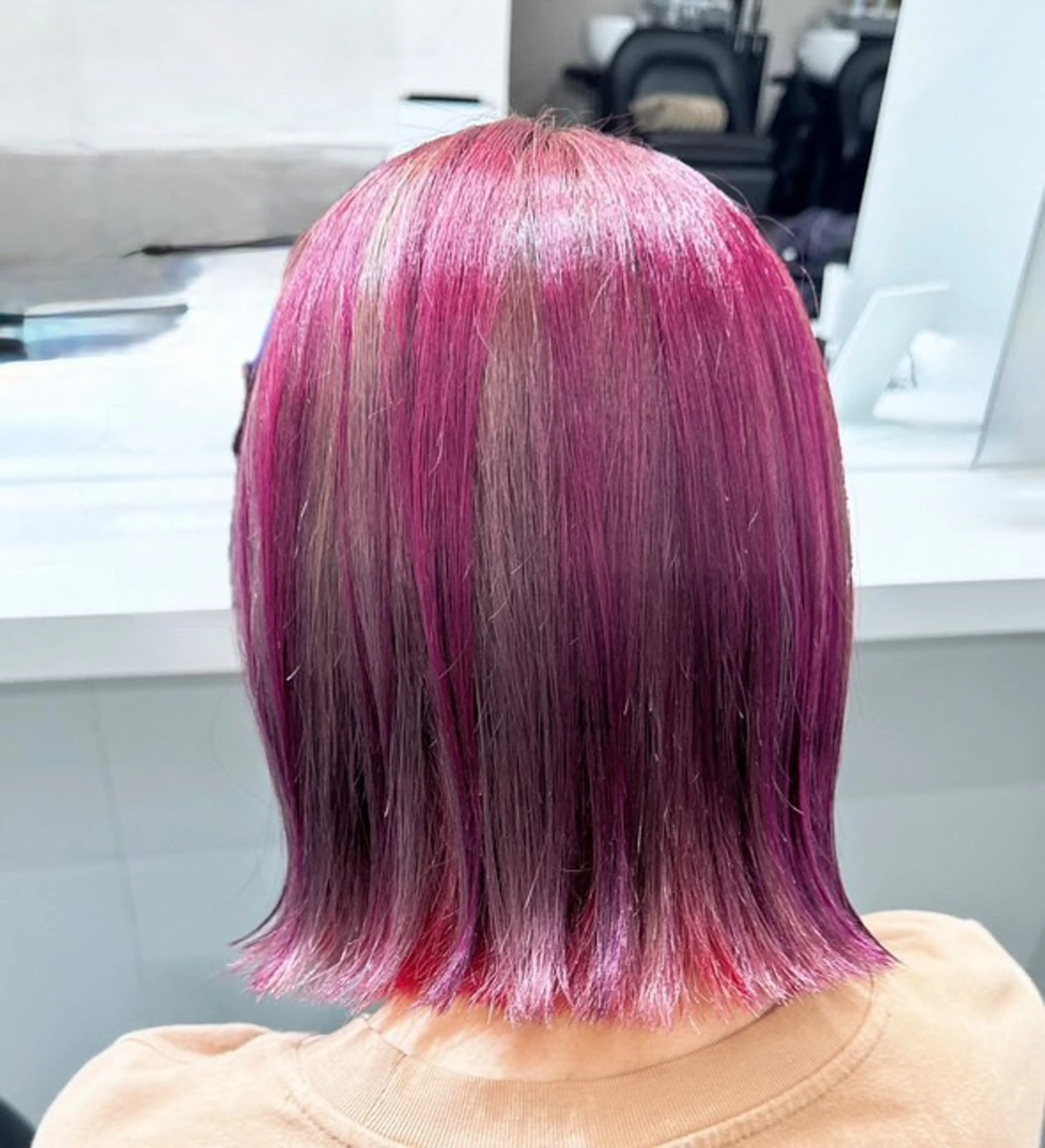 ミディアム カラー パープルカラー レッドカラー ボブ カット ヘアカラー 🎀tokute ナオ🧸のヘアスタイル