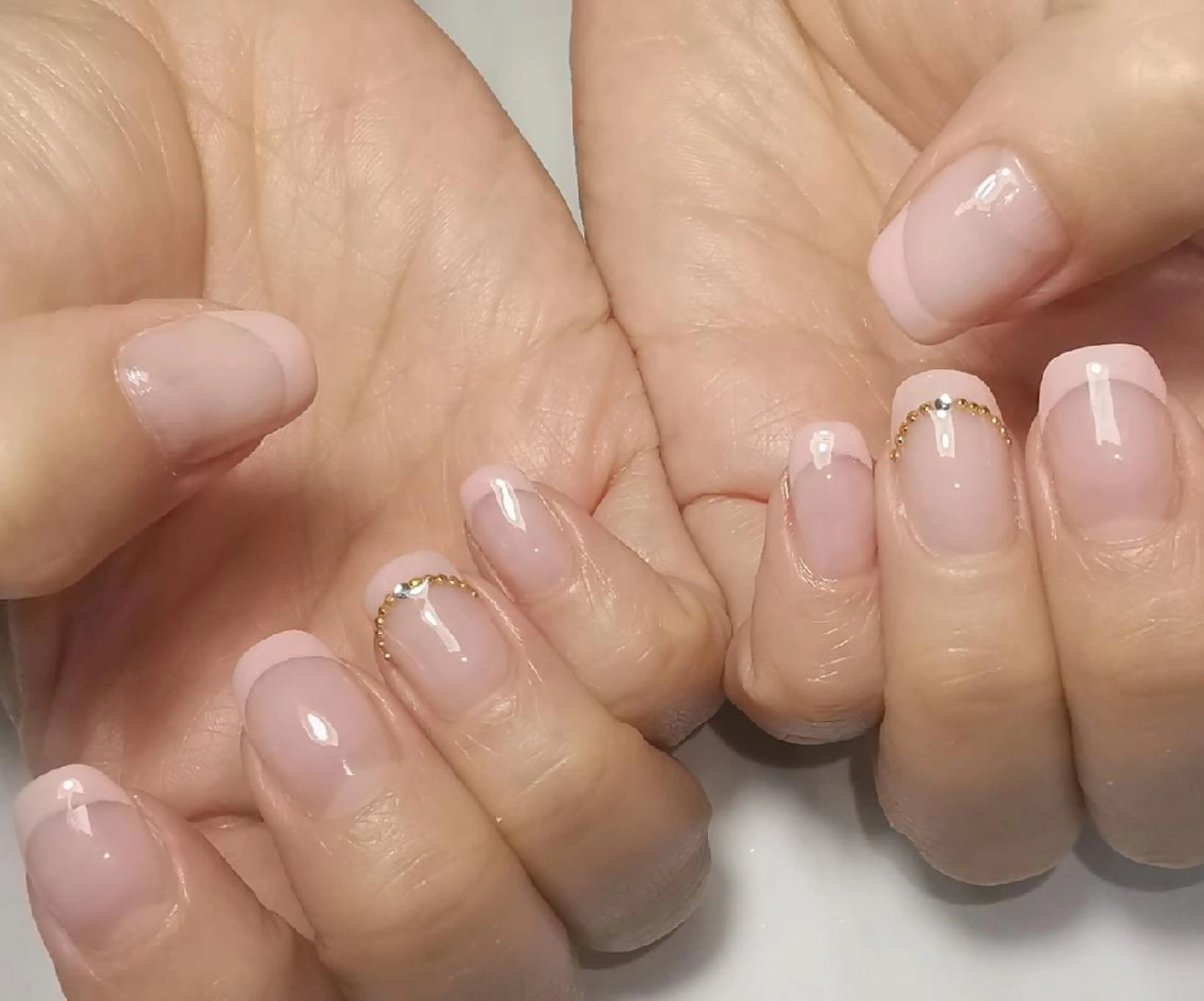 ネイル フレンチネイル ハンドネイル reve あやののネイルデザイン