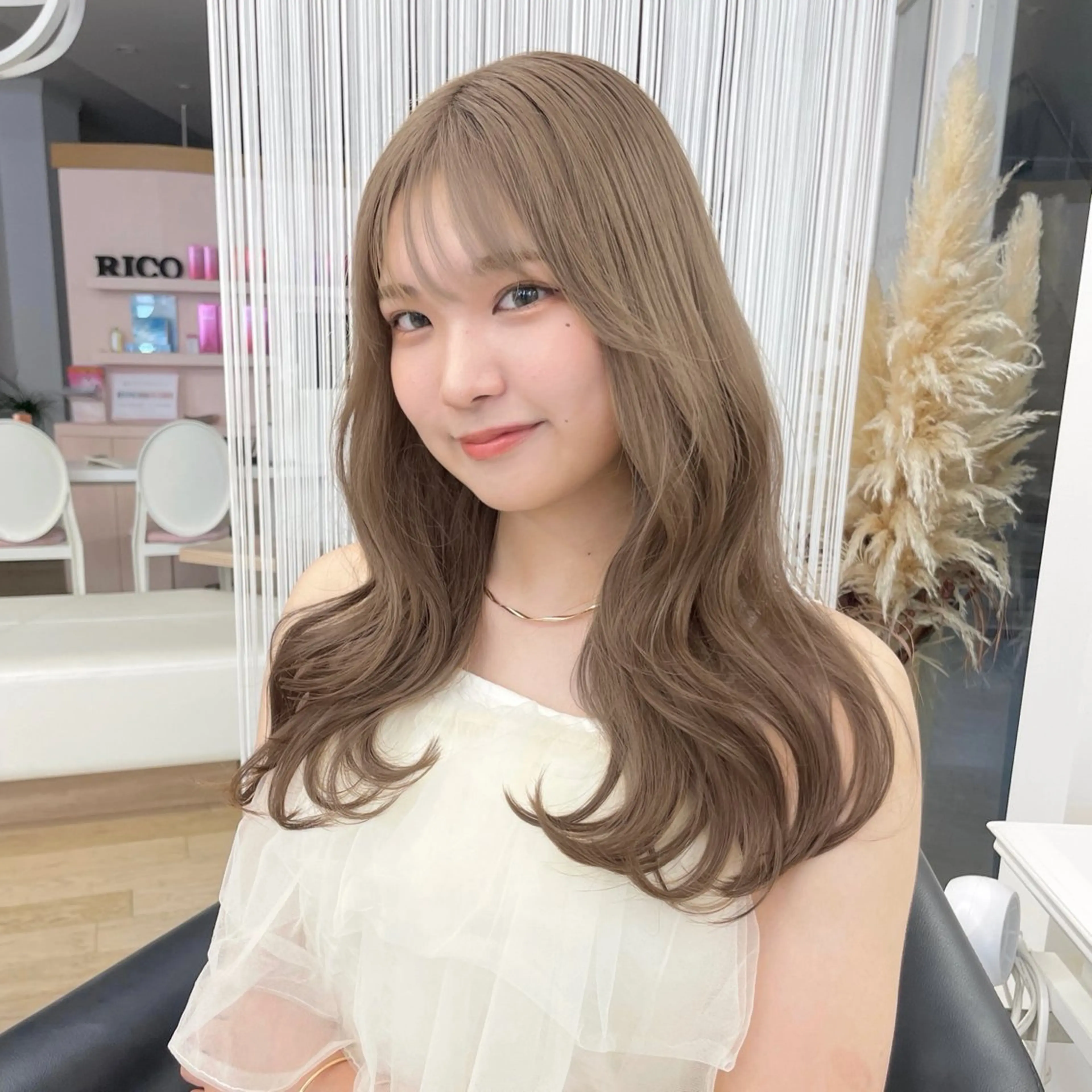 柔らかい雰囲気やはっきり色味を出したい方にオススメ🥣🤍【ブリーチ＋カラー⭐️】の写真