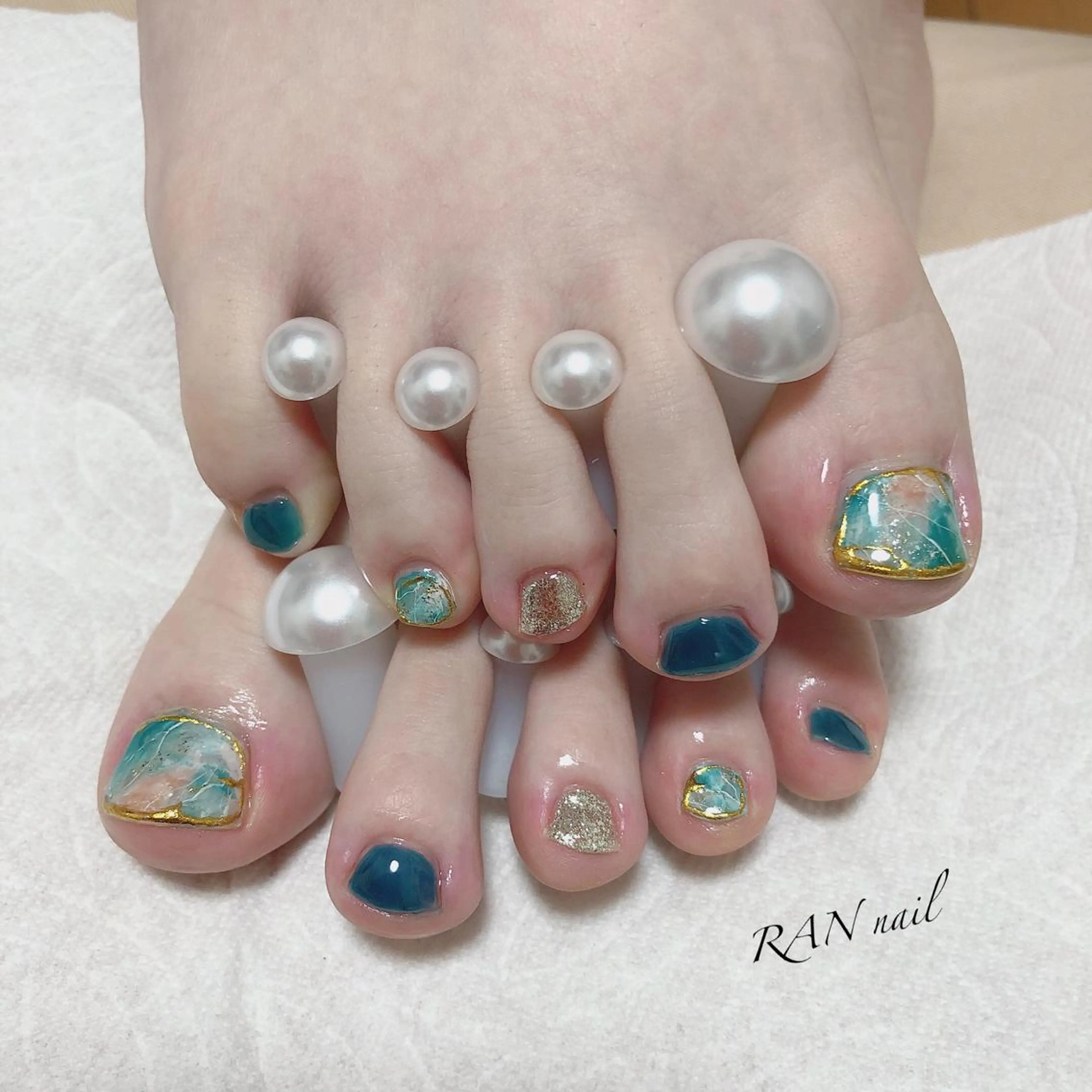 ネイル ブルー キラキラネイル RAN nail 〜ランネイル〜所属・RAN nailのネイルデザイン