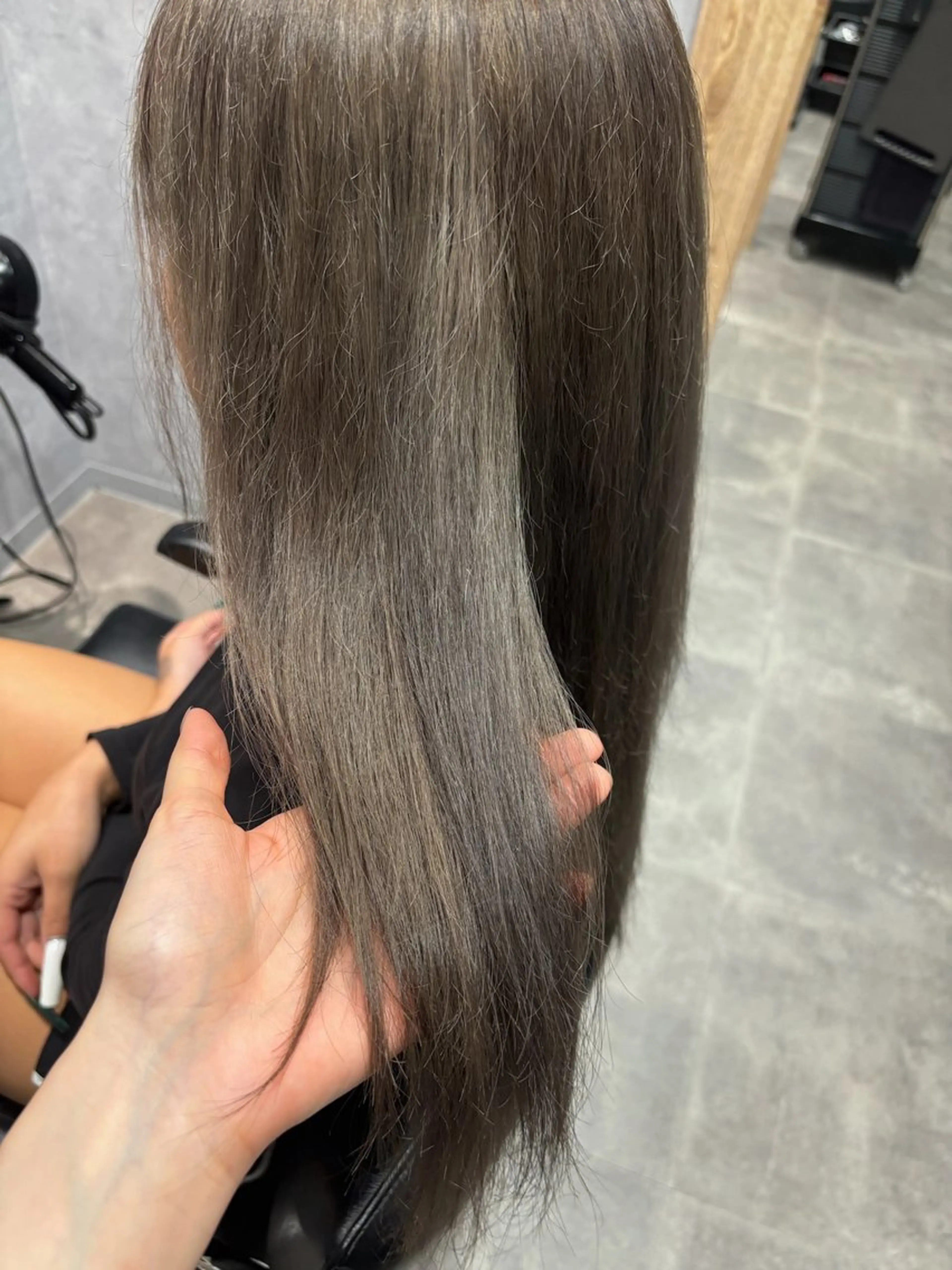 ロング 萩原 あんのヘアスタイル