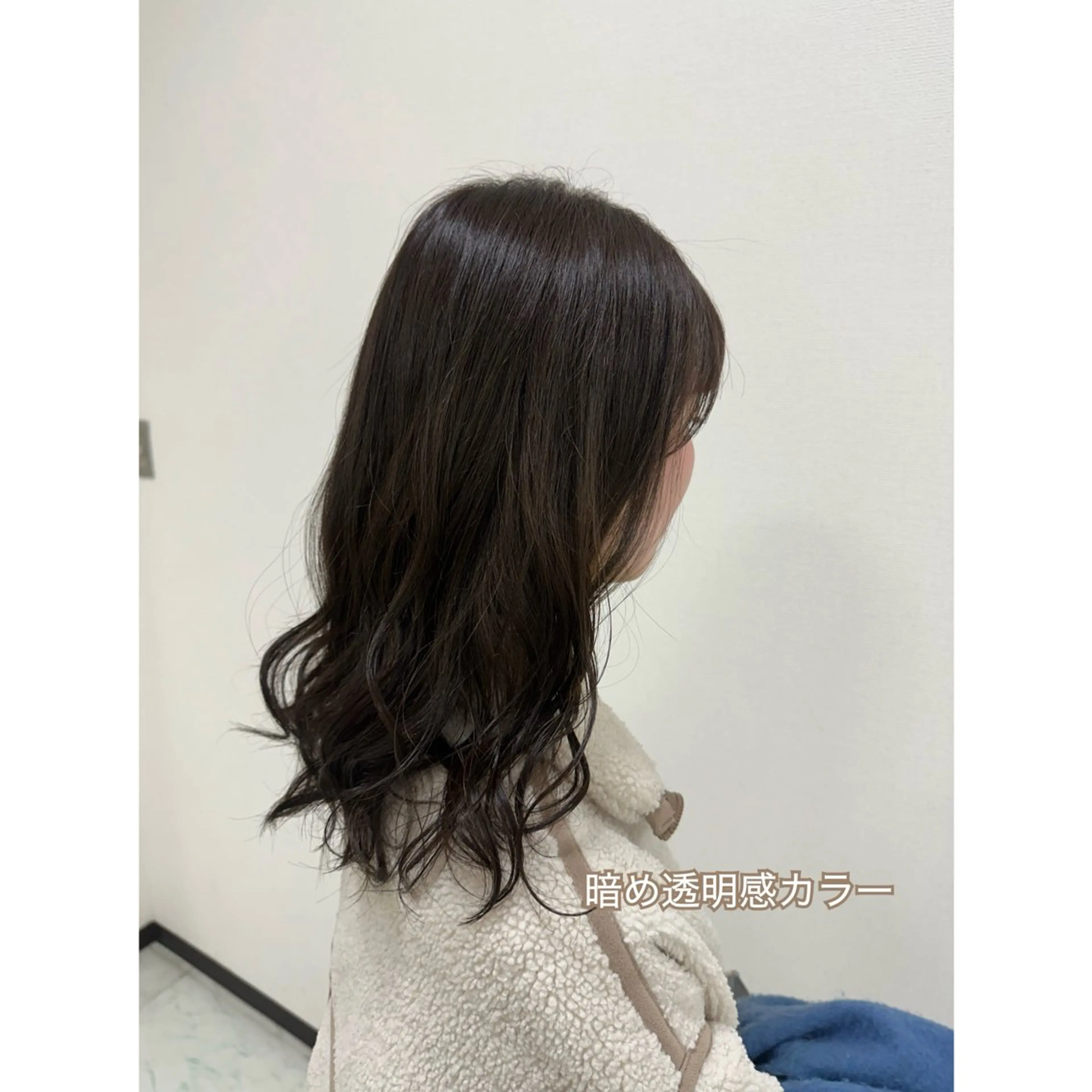 ミディアム しまうち れおなのヘアスタイル