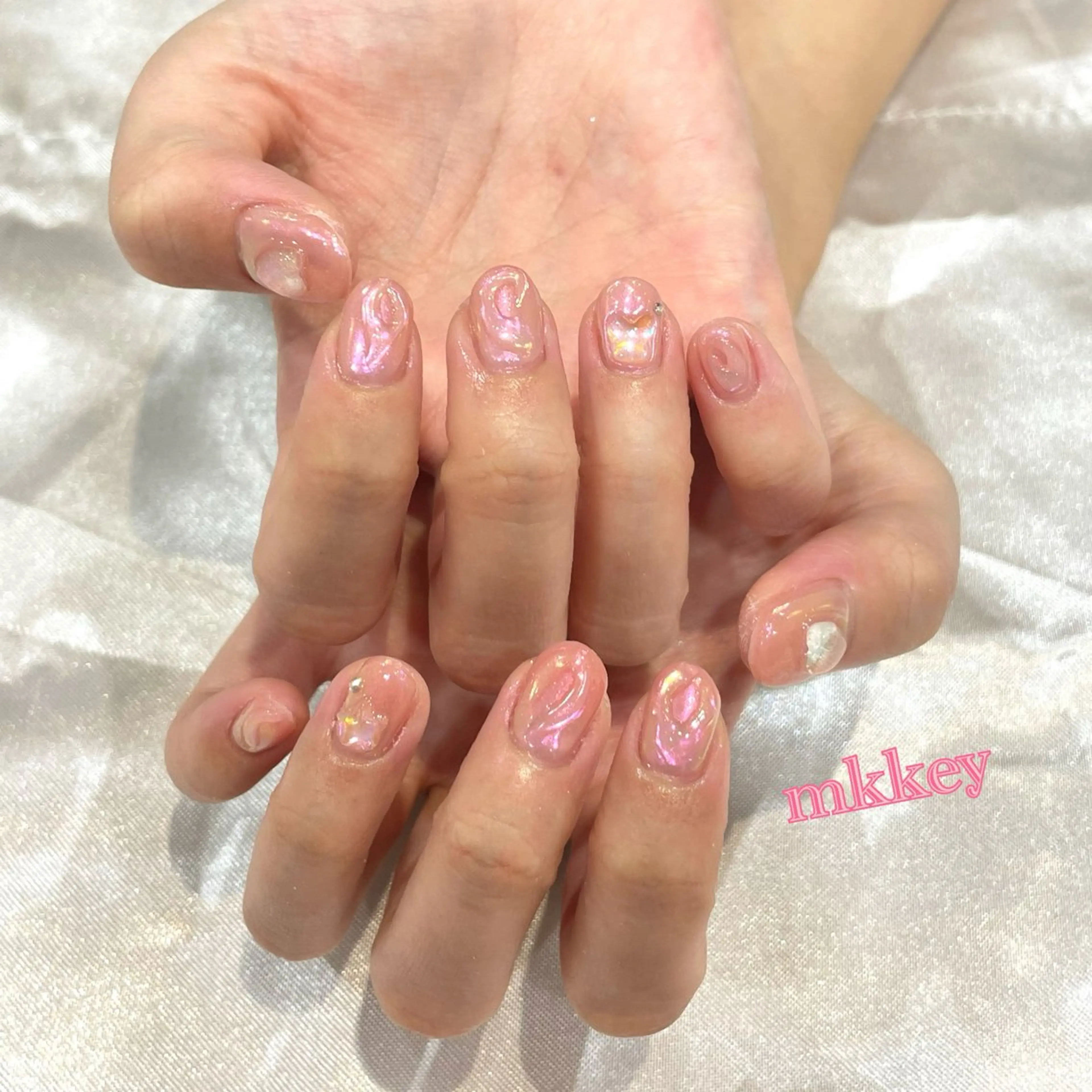 ネイル オーロラネイル ピンク Liora所属・nail mnのネイルデザイン