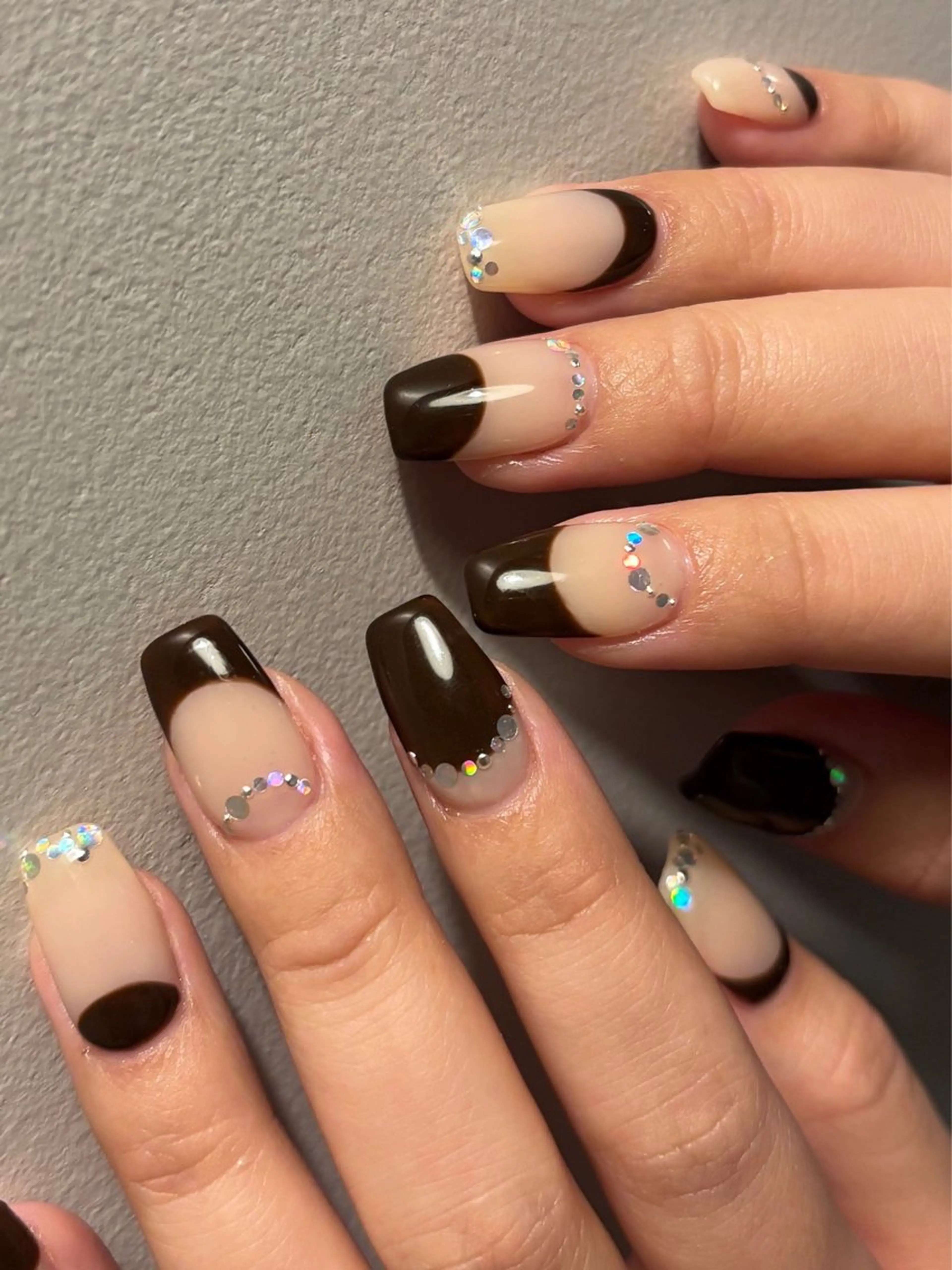 ネイル ブラウン ハンドネイル sister  mohawk所属・chika ／ nailのネイルデザイン