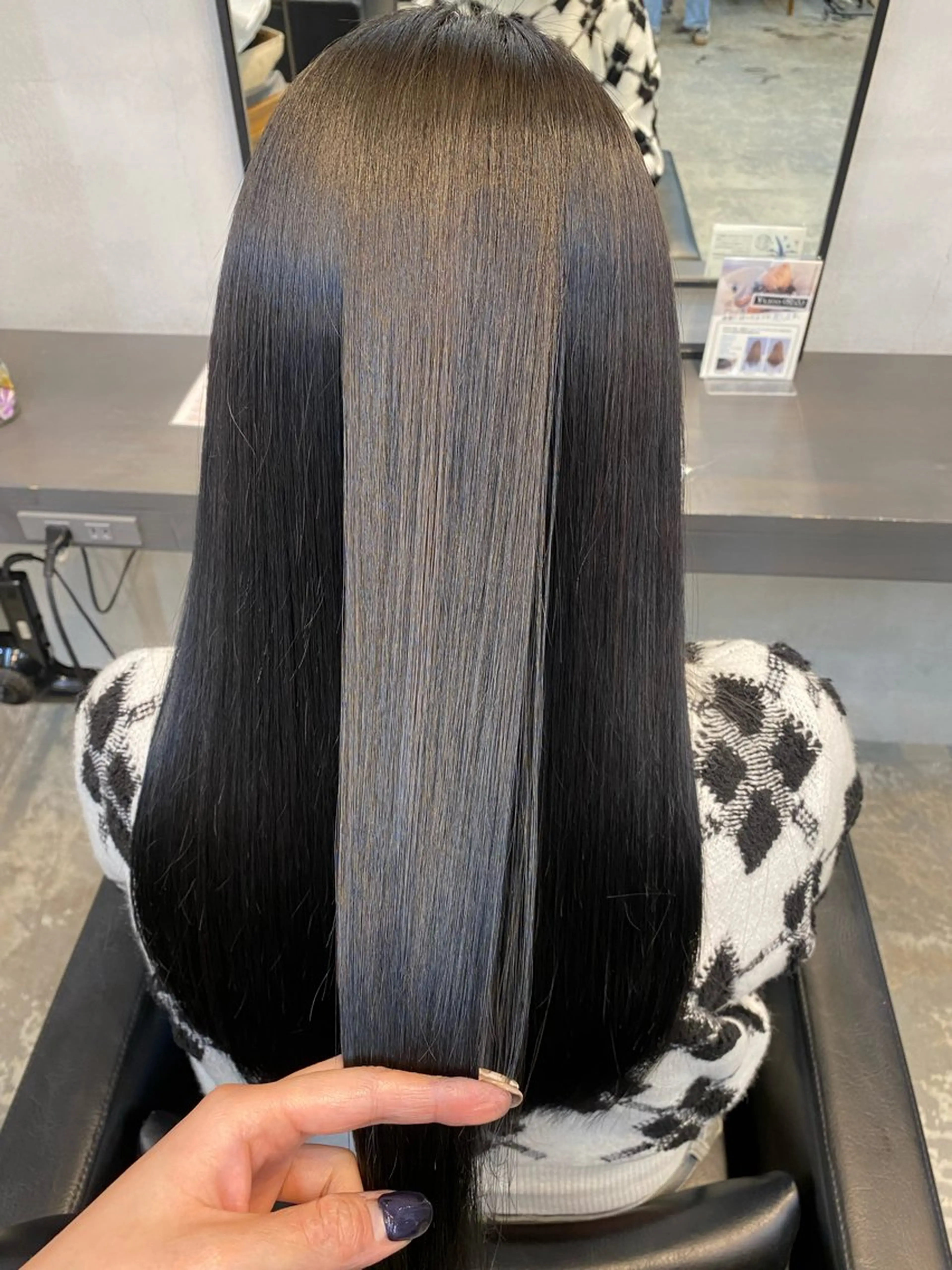 ロング カラー 黒髪 ブルーカラー ブルーブラック suzu🌼 /銀座のヘアスタイル