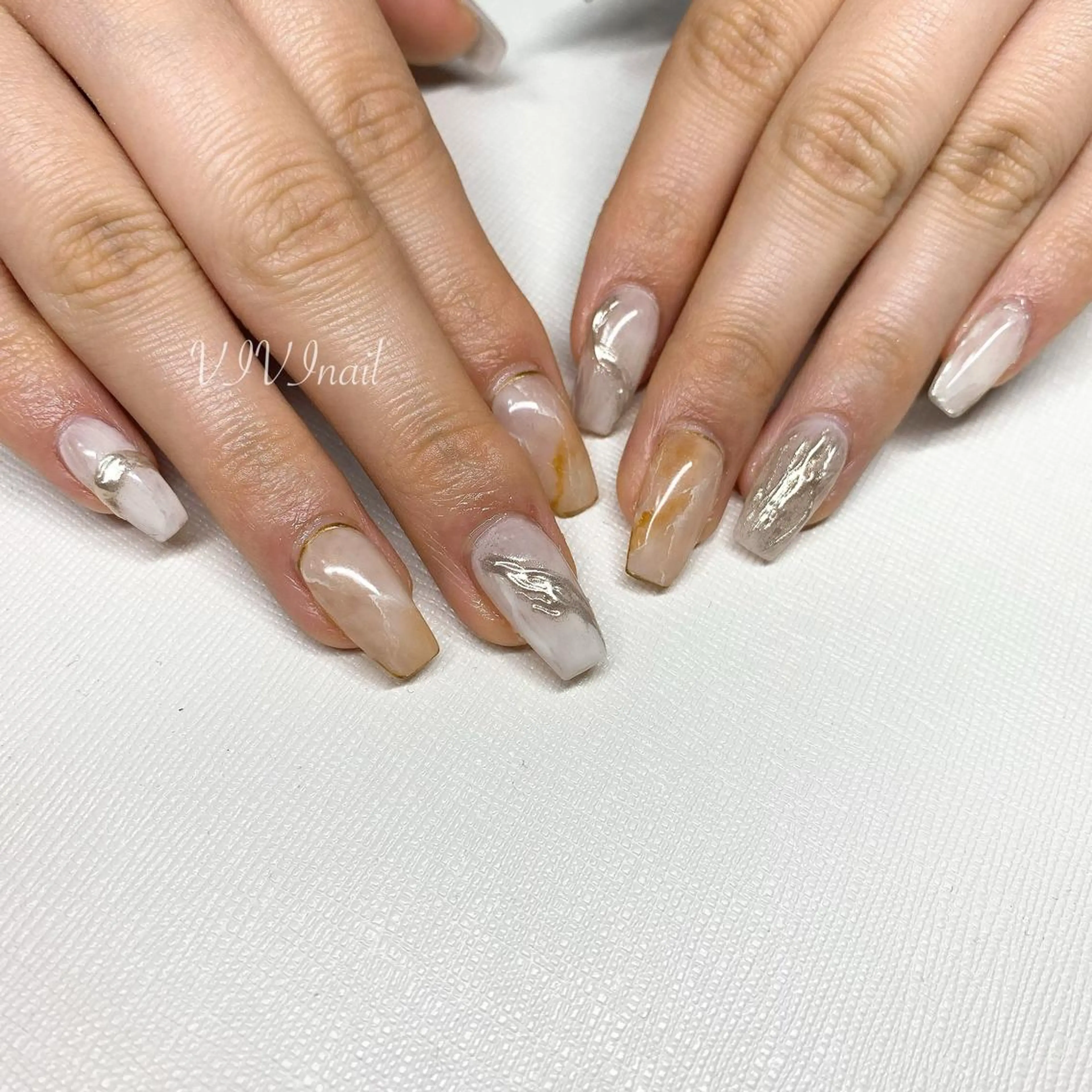 ネイル ニュアンスネイル ハンドネイル vivi nailのネイルデザイン