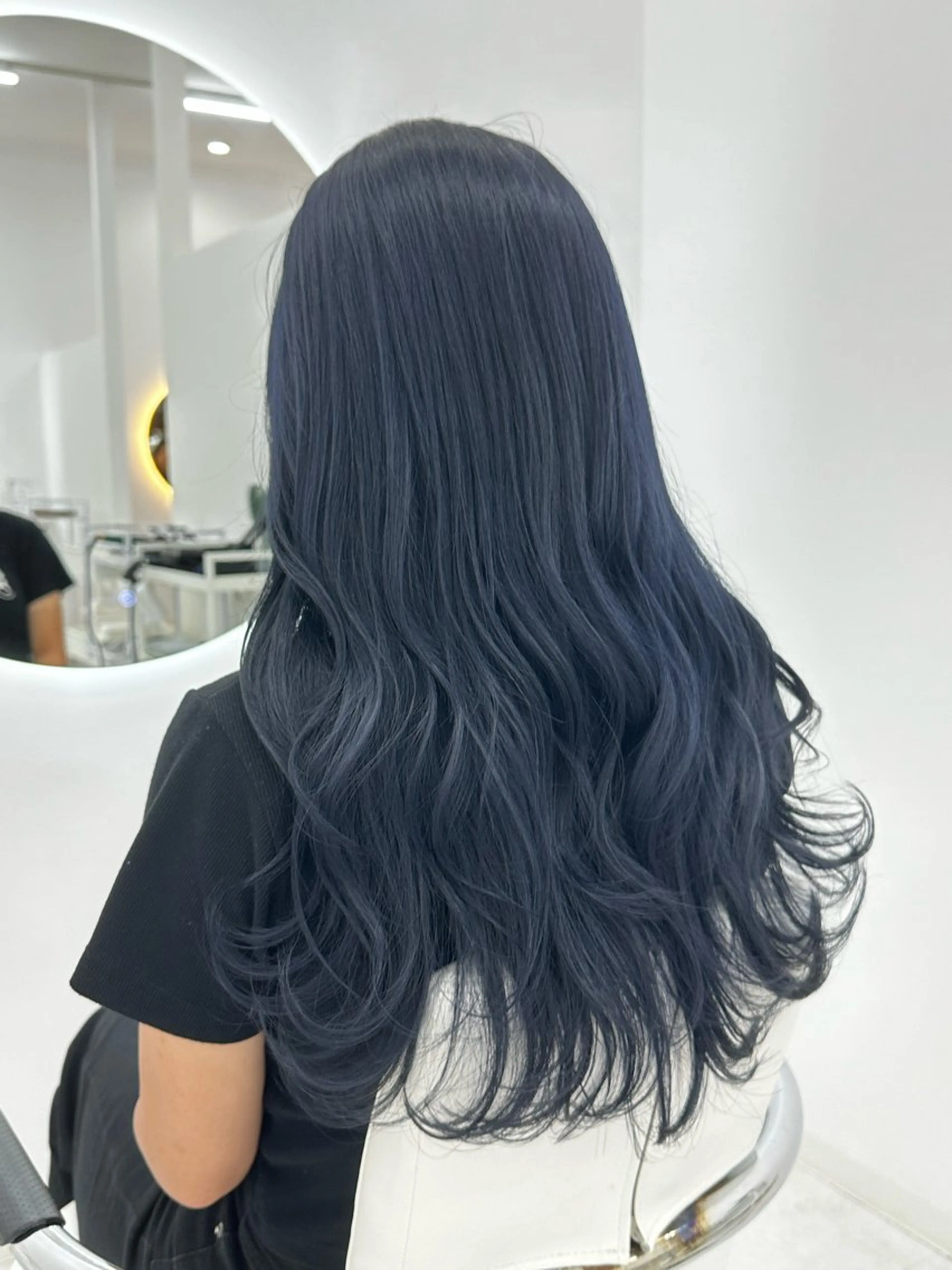 セミロング aini上本町 吉元直明のヘアスタイル