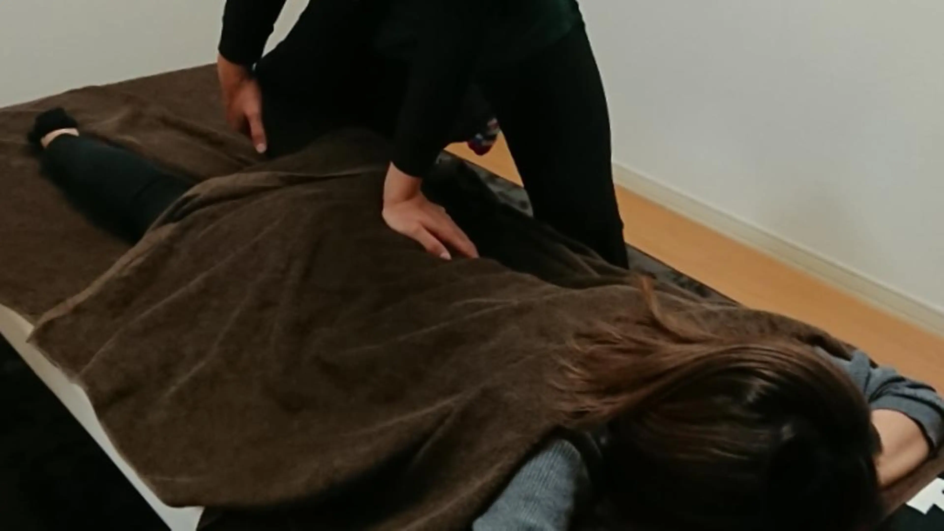 【腰痛解消鍼灸】ぎっくり腰、慢性腰痛、坐骨神経痛など腰の不調に最適の写真