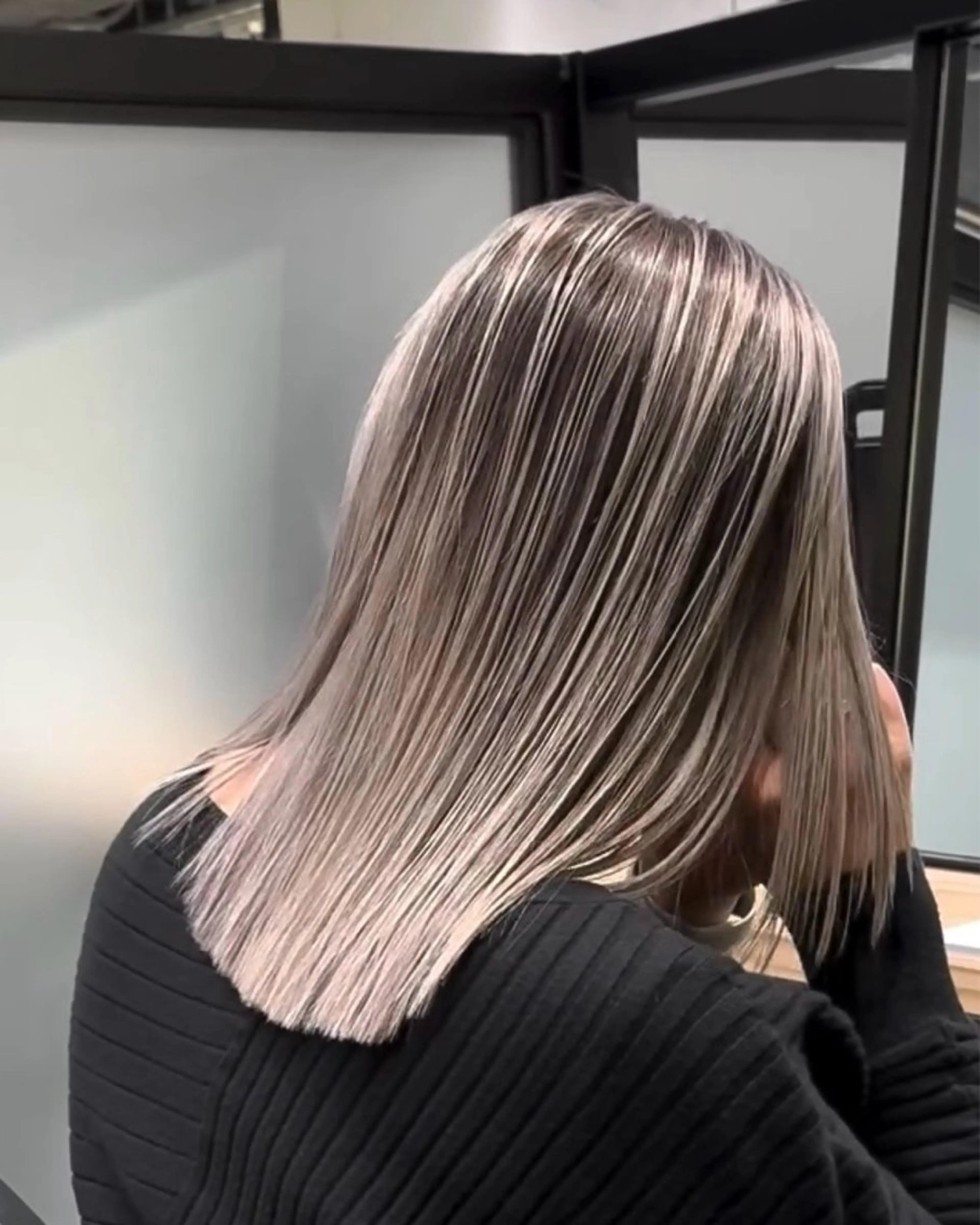 【⚠️期間限定(1月末まで)】バレイヤージュ（ケアブリーチ）➕ダメージ補修トリートメントの写真