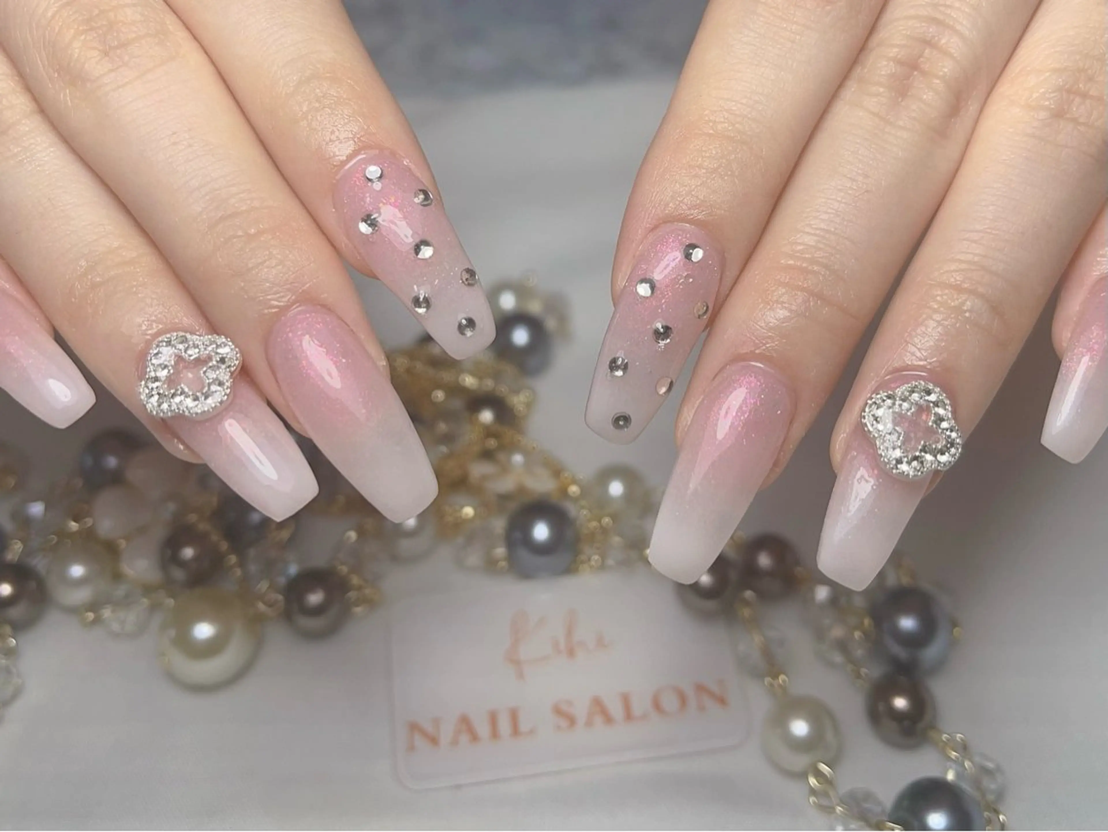 ネイル アートネイル フレンチネイル ジェルネイル グラデーション 韓国ネイル ハンドネイル ハンドケア さくら💮💮 【オフ無料】のネイルデザイン