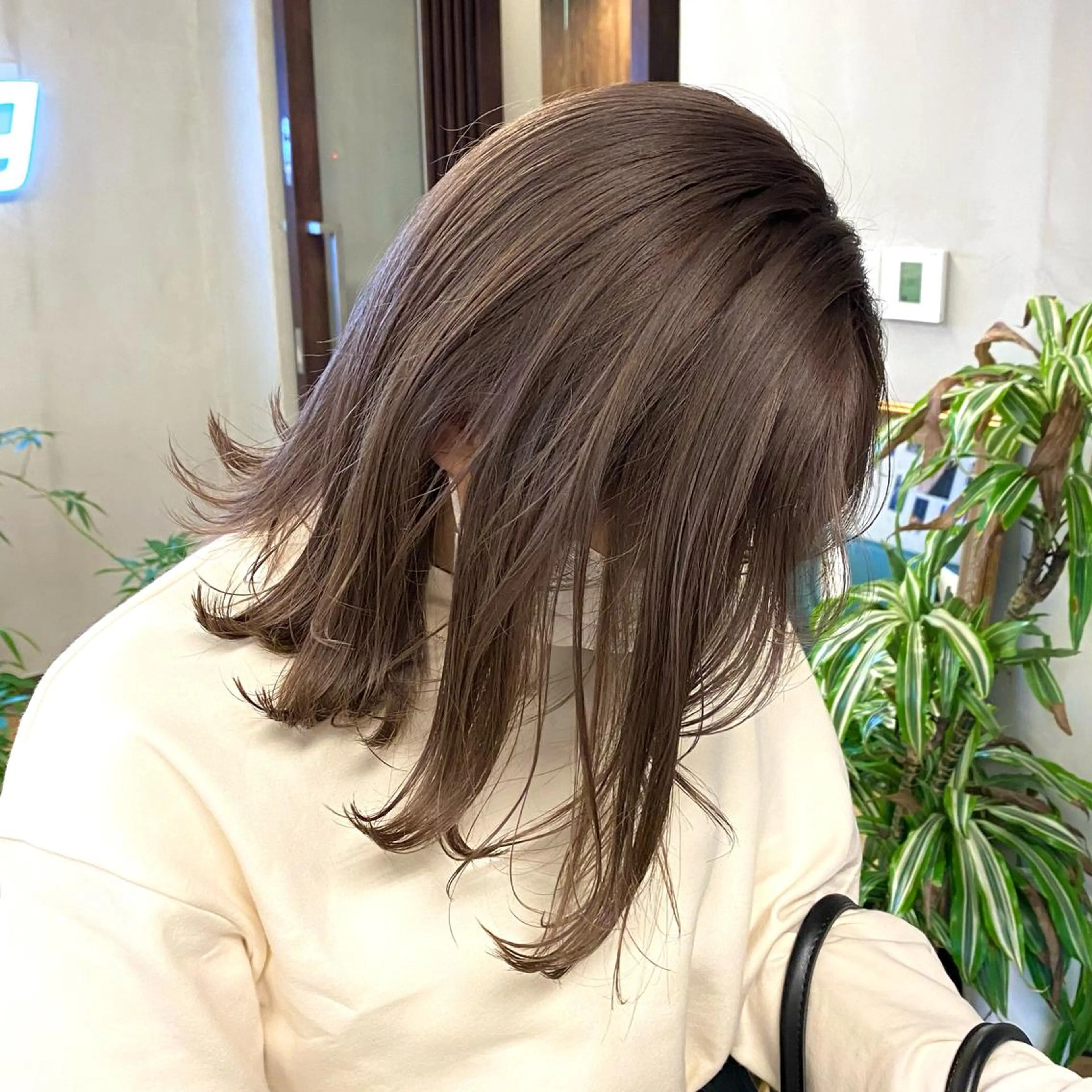 ミディアム カラー パーマ ヘアアレンジ メンズ キッズ ネイル マツエク・マツパ カット ヘアカラー EMANON梅田店所属・前川 朋香のヘアスタイル