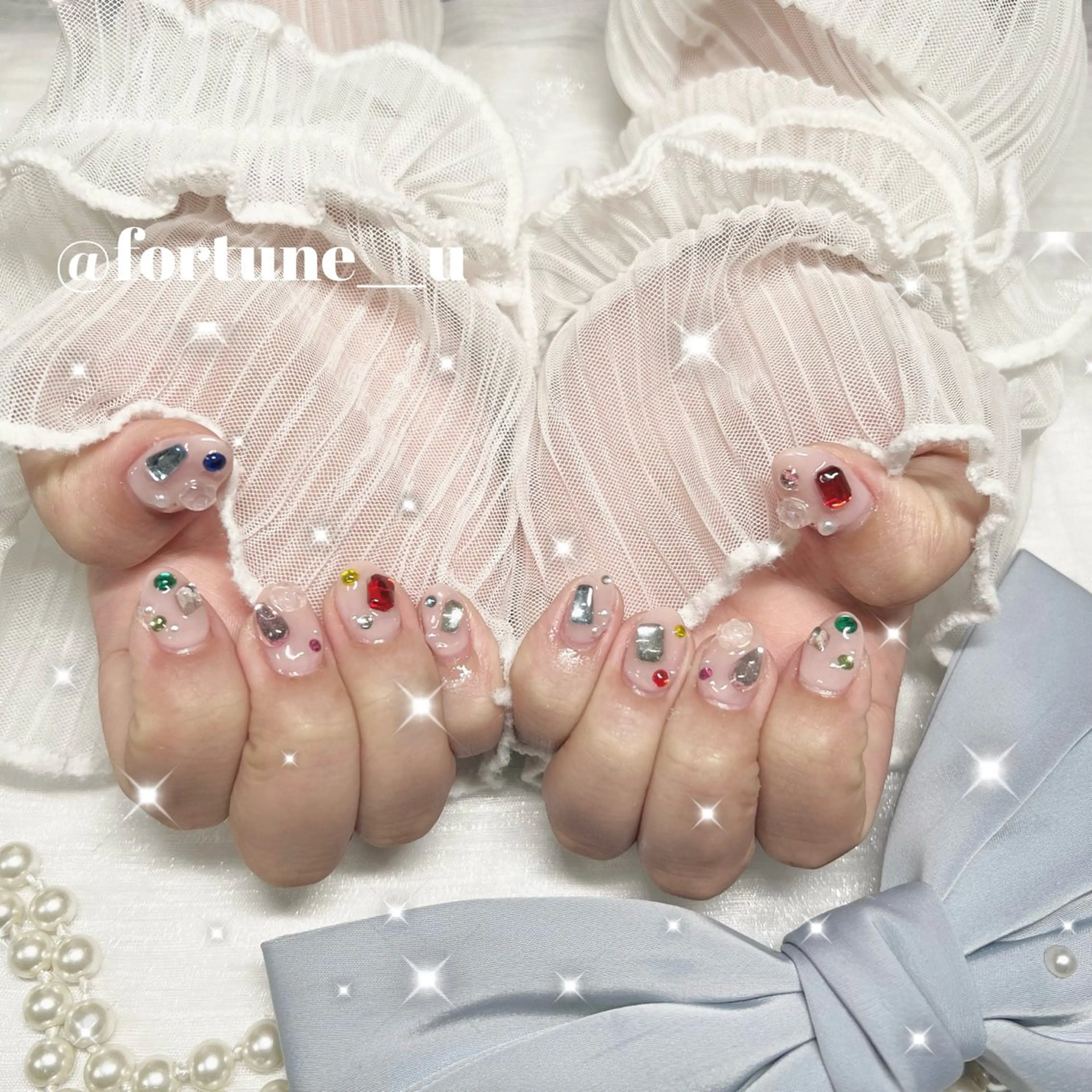 ネイル チークネイル ガーリー 韓国ネイル 水色 持ち込み ハンドネイル 💜 Yuuna💜のネイルデザイン