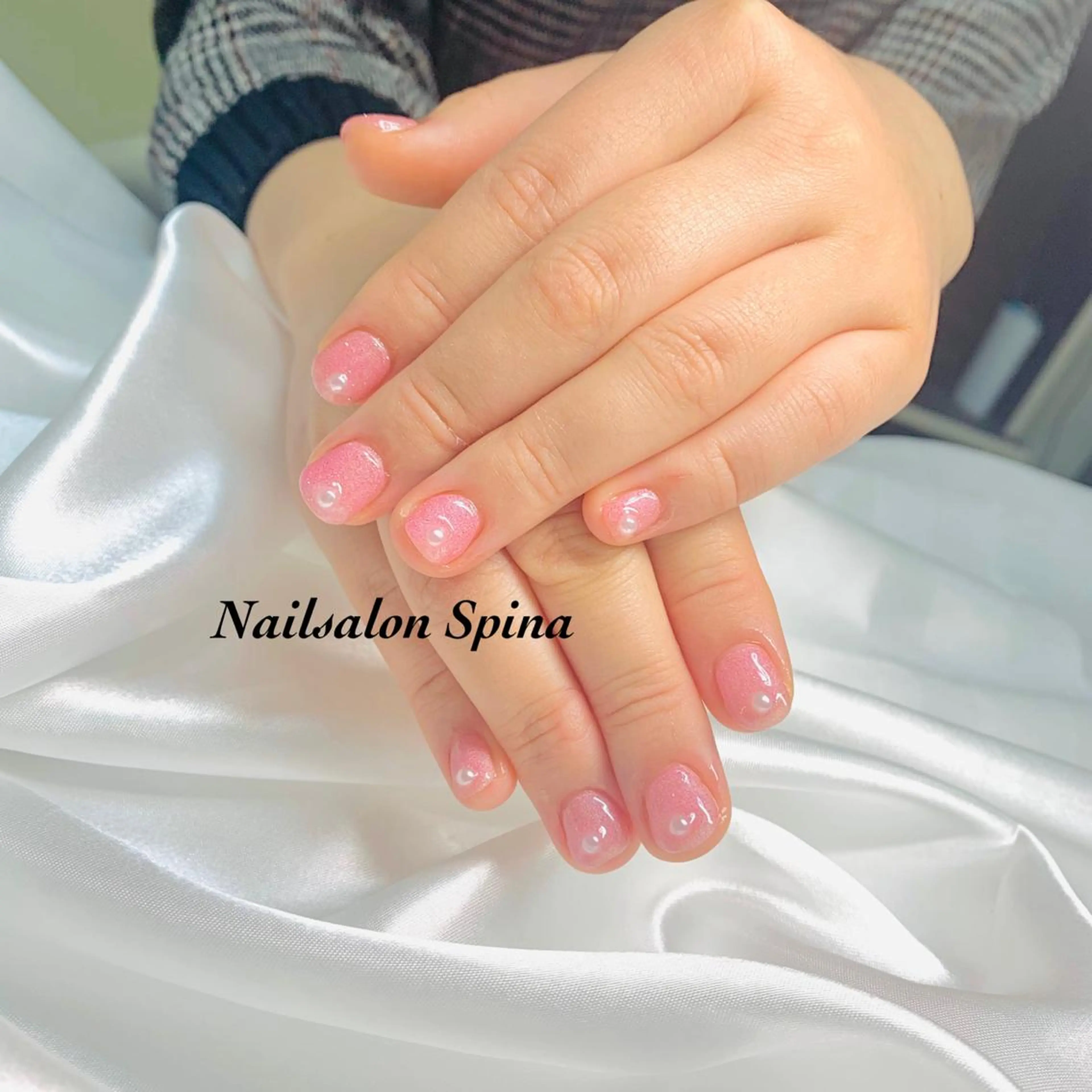 ネイル アートネイル ラメ(グリッター) ワンカラーネイル ピンク ショートネイル Nailsalon Spina 琴美のネイルデザイン