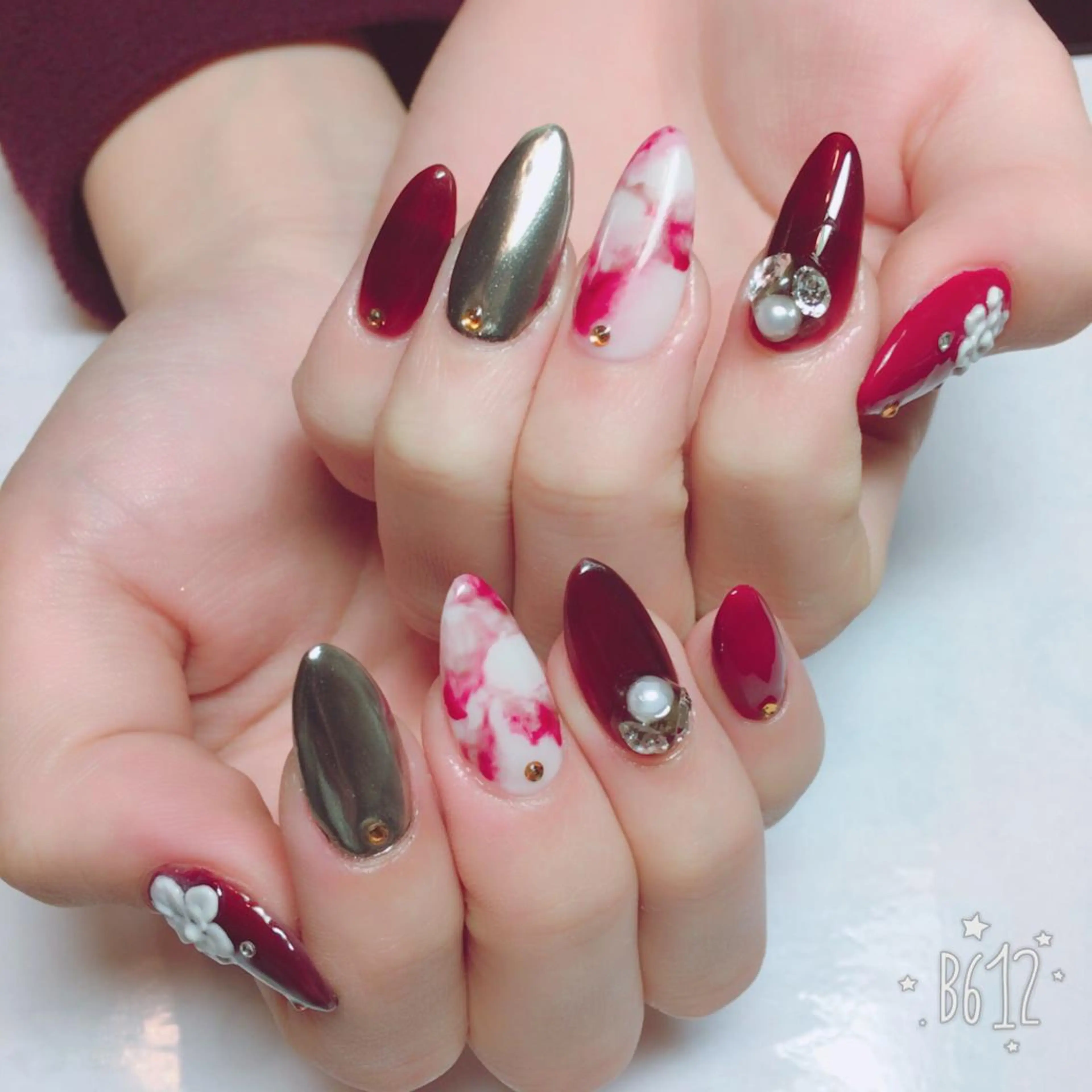 ネイル 成人式 THECOLORS所属・近貞 莉奈のネイルデザイン