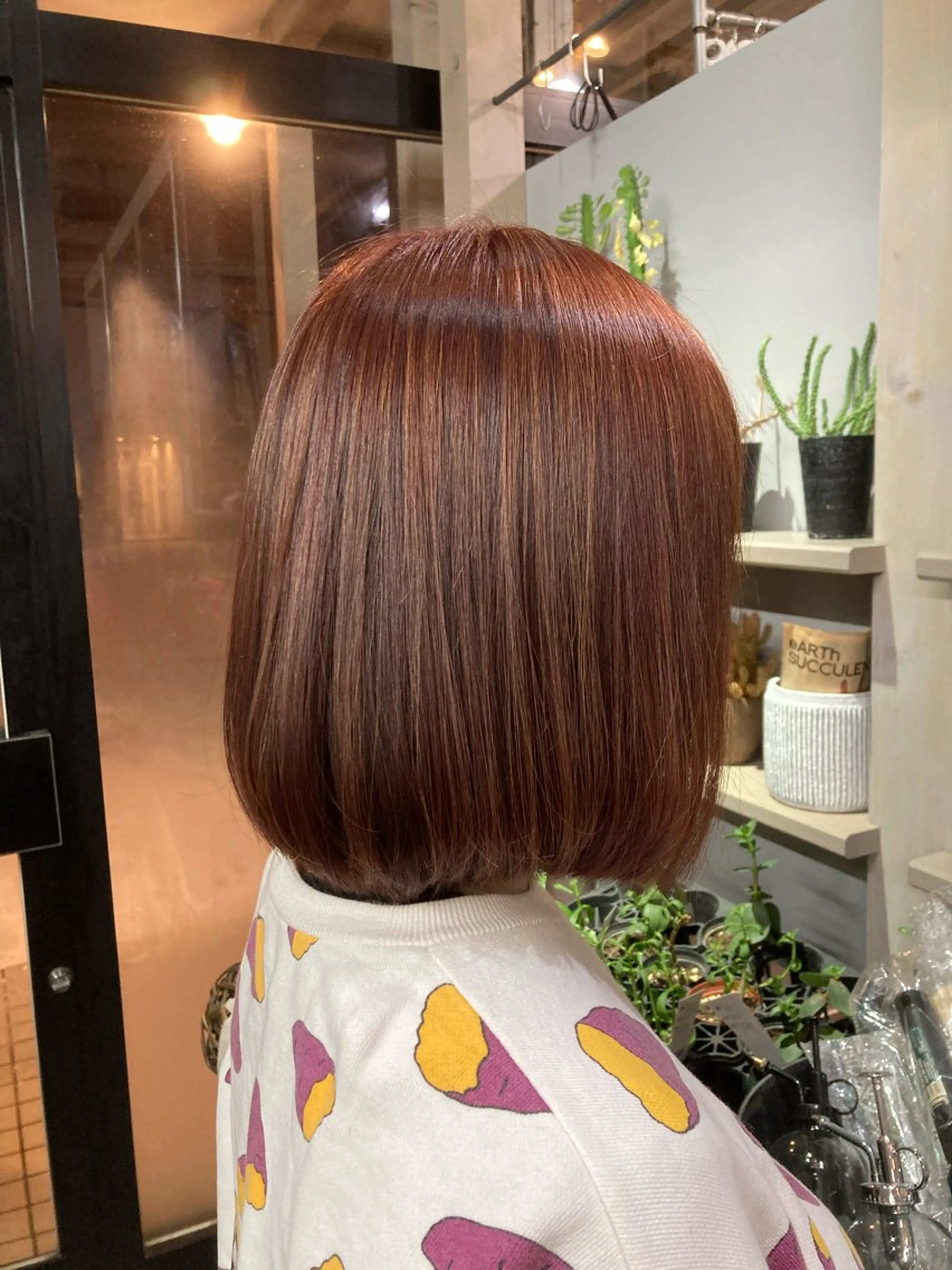 ミディアム カラー ブラウンカラー ハイライトカラー オレンジ ピンクカラー ピンクブラウン ヘアカラー navarro studio所属・三上 琳のヘアスタイル