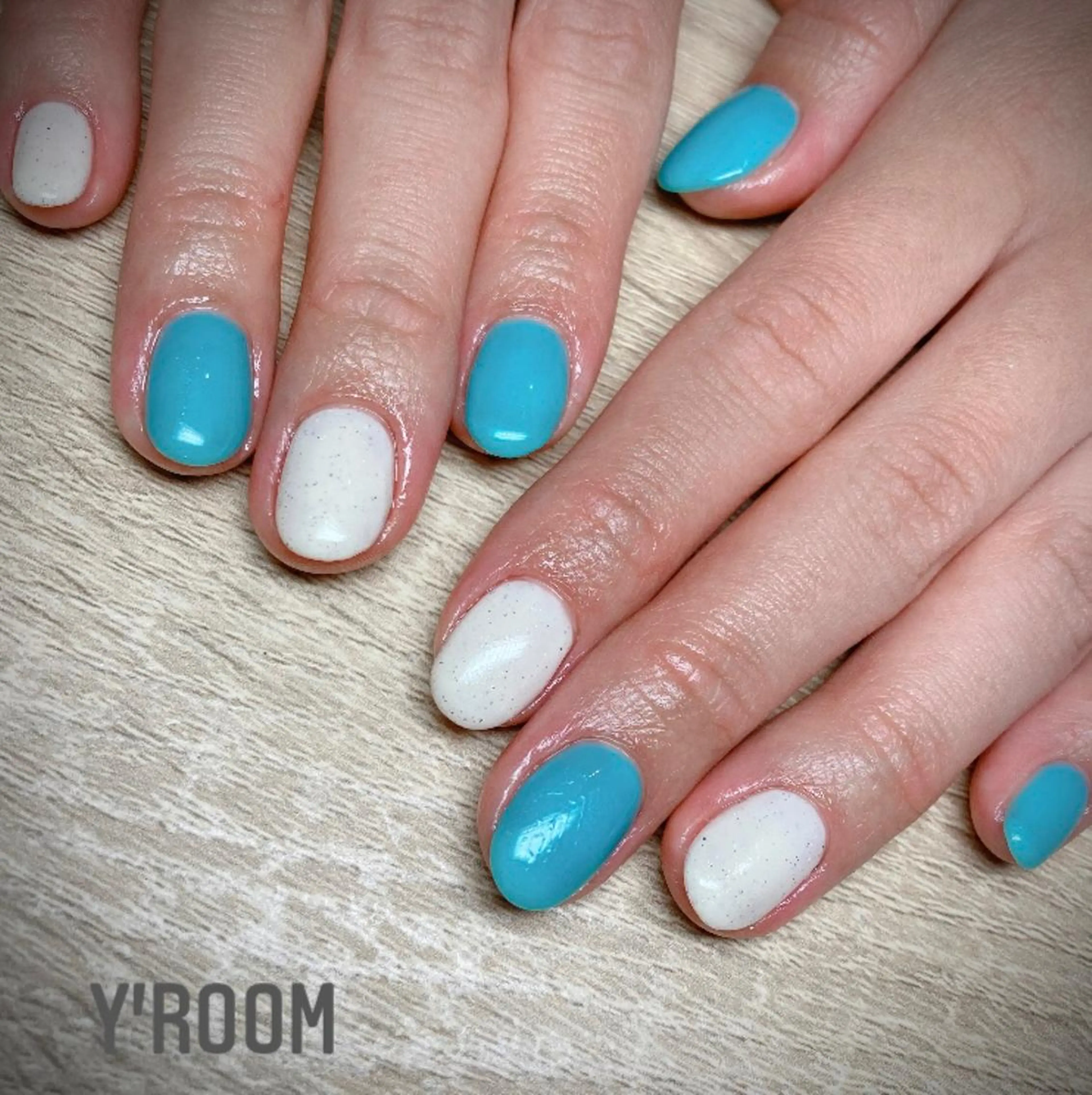 ネイル オーロラネイル フラッシュネイル ジェルネイル 氷ネイル・うるうるネイル マグネットネイル YUKA （ネイリスト）のネイルデザイン