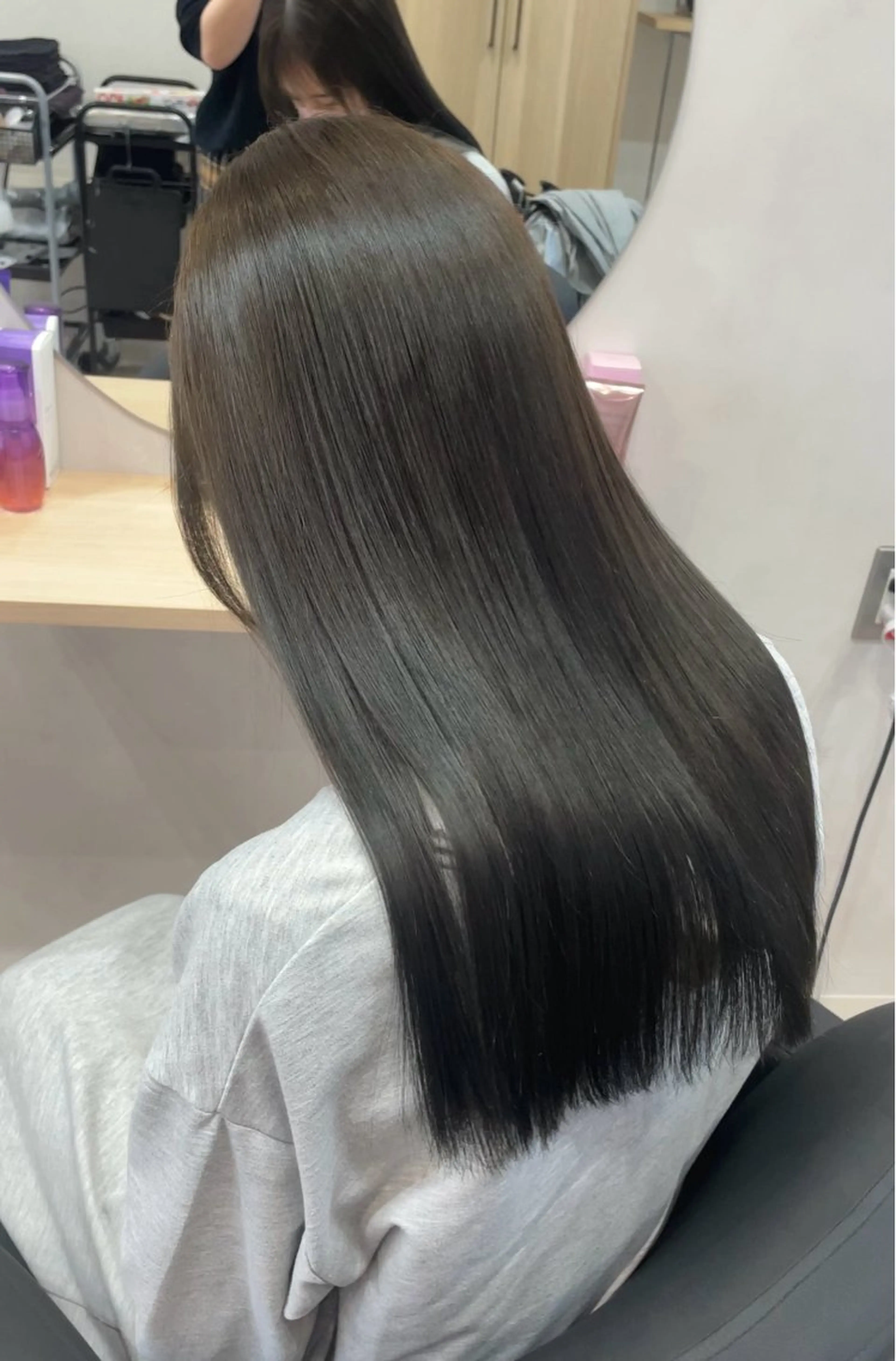 カラー オリーブカラー cyaco g所属・大原 望愛のヘアスタイル