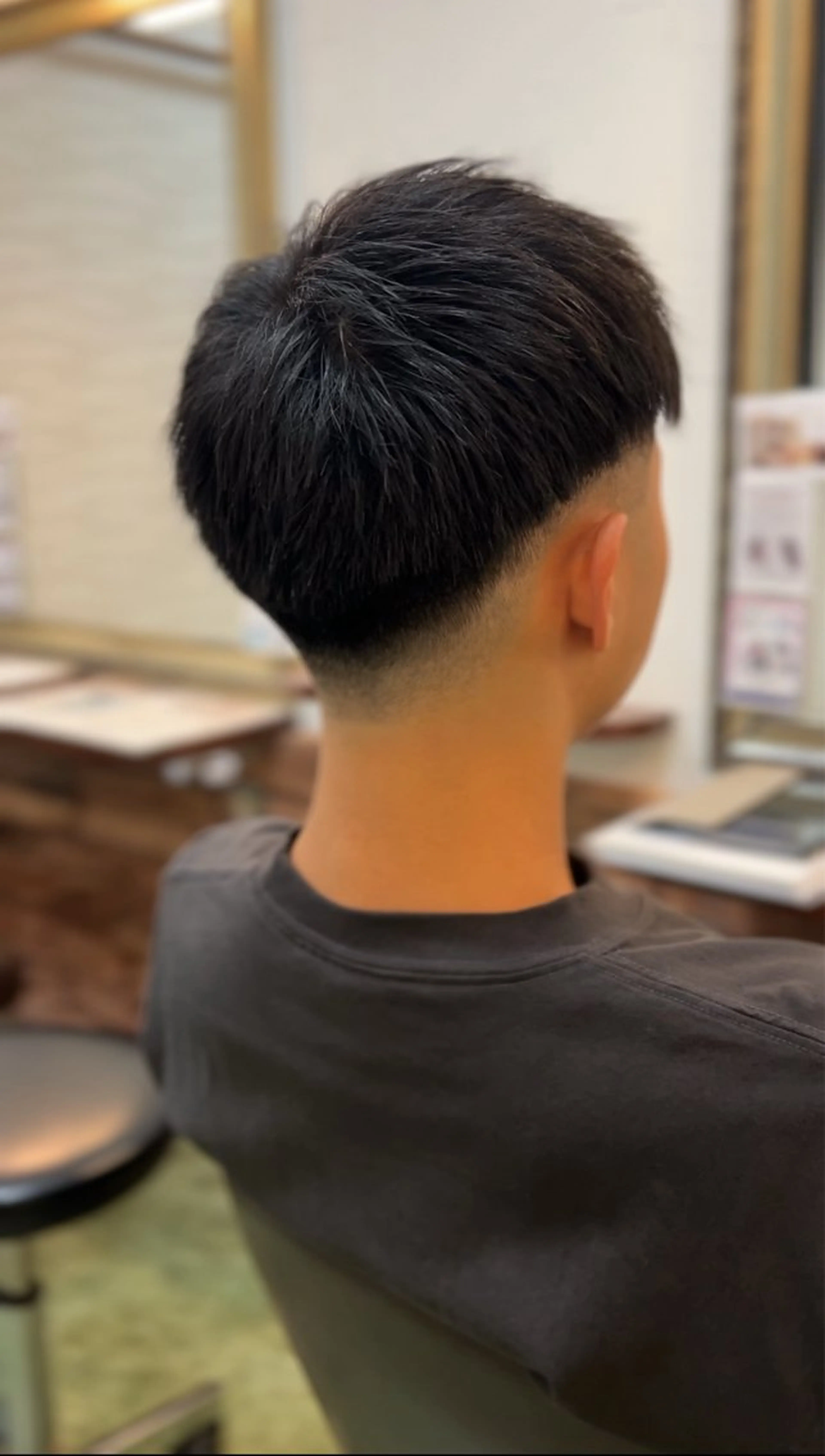 ショート メンズ フェードカット 刈り上げ wiz志津・ユーカリが丘店所属・吉冨 幹太郎のヘアスタイル