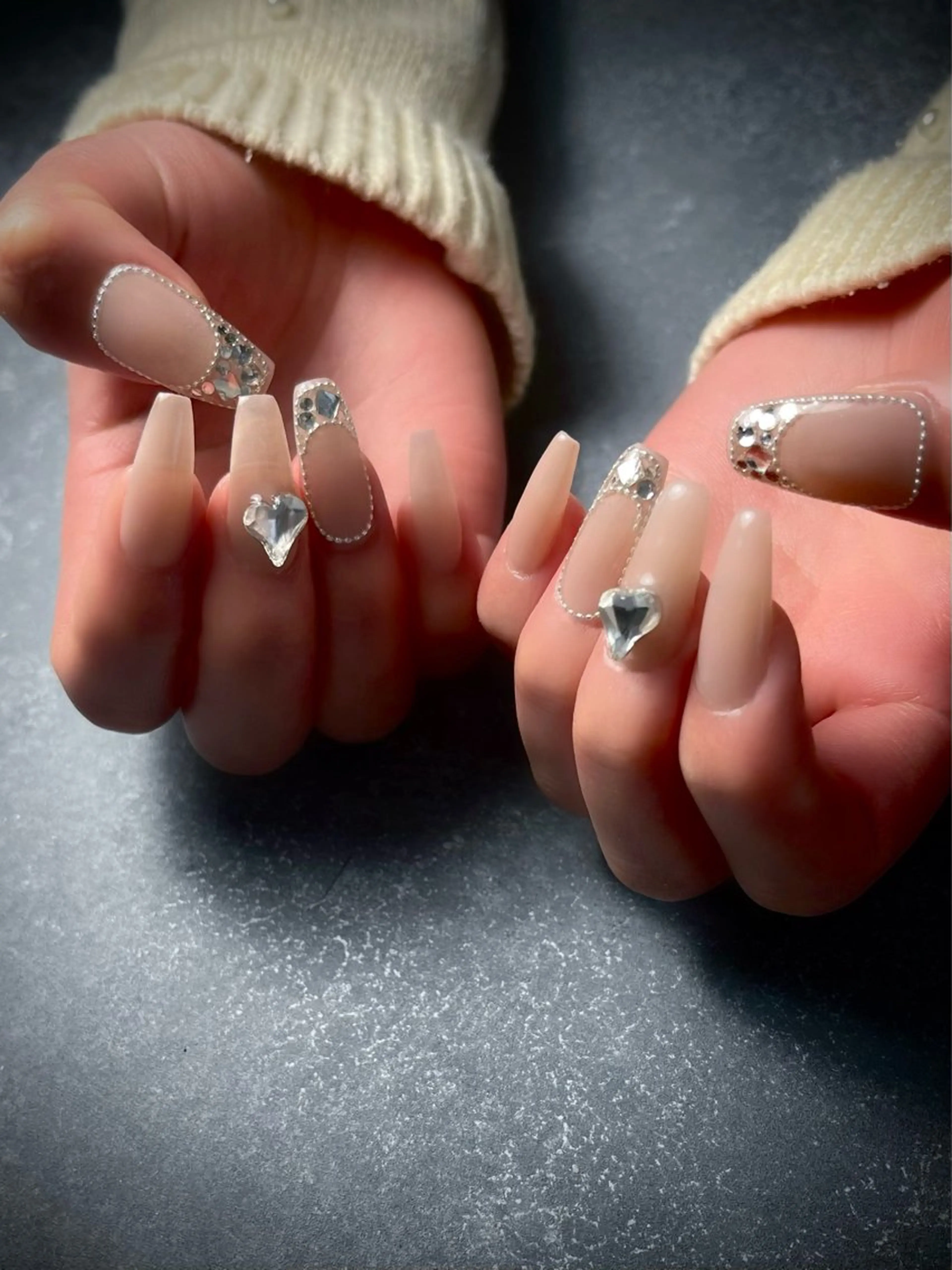 ネイル キラキラネイル マグネットネイル ワンカラーネイル スカルプネイル ワンホンネイル nine.🦋 YUKOのネイルデザイン