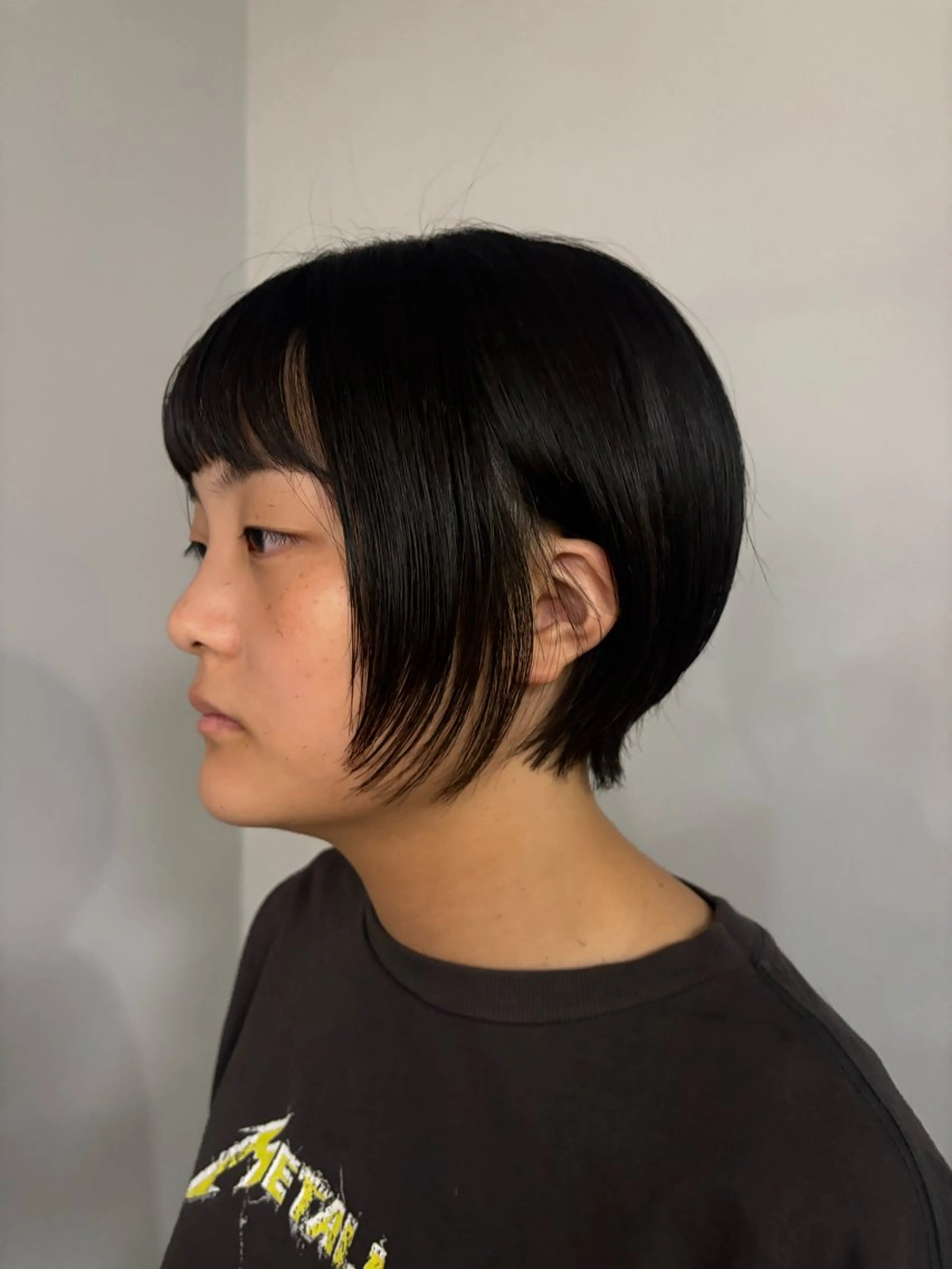 ショート ショートレイヤー 顔周りカット レイヤーカット ショートヘア カット THEDOTS所属・淀 小南津のヘアスタイル