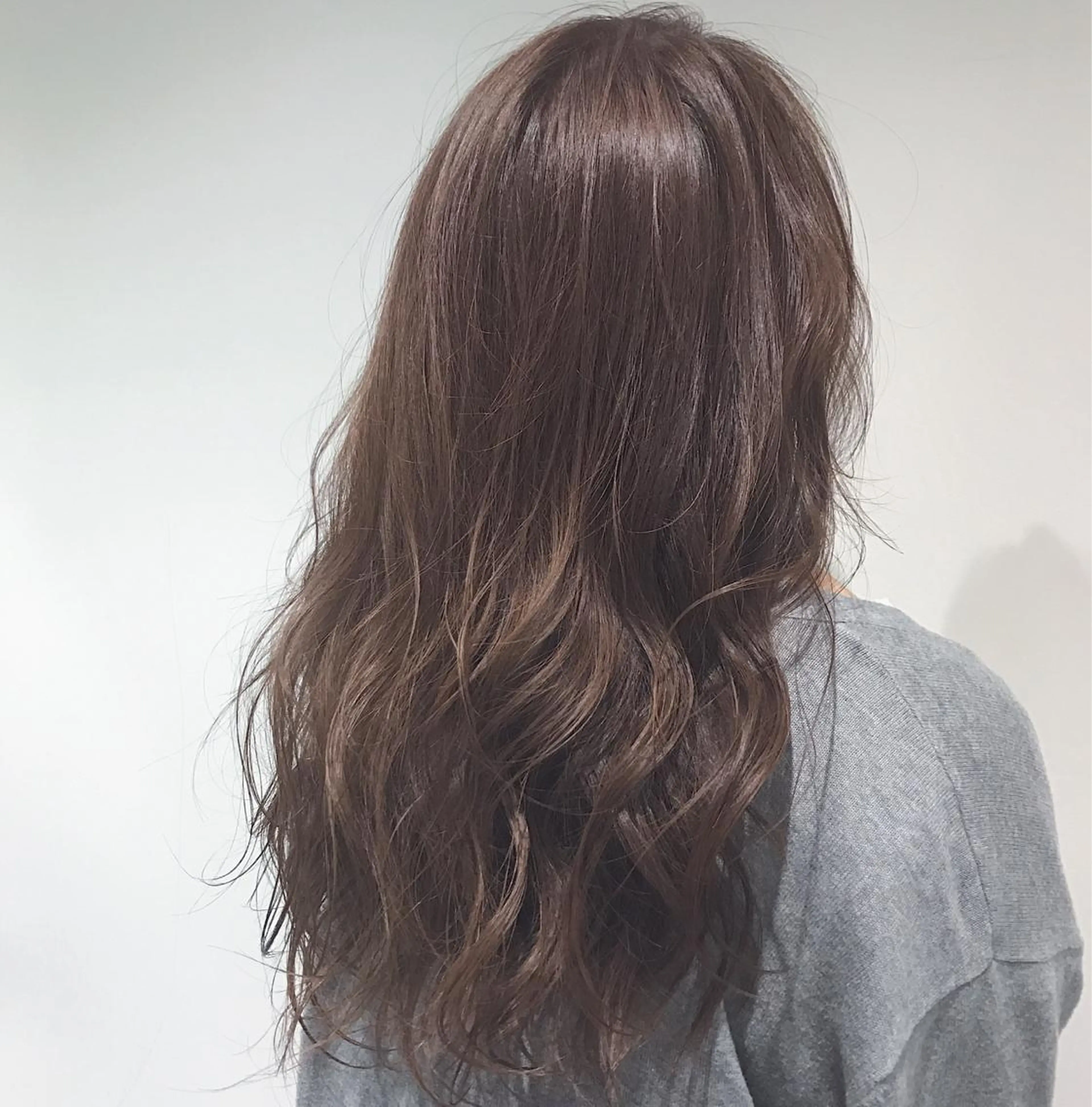 セミロング カラー ヘアアレンジ アッシュ オレンジ バイオレットカラー Zina渋谷エリア マネージャShionのヘアスタイル