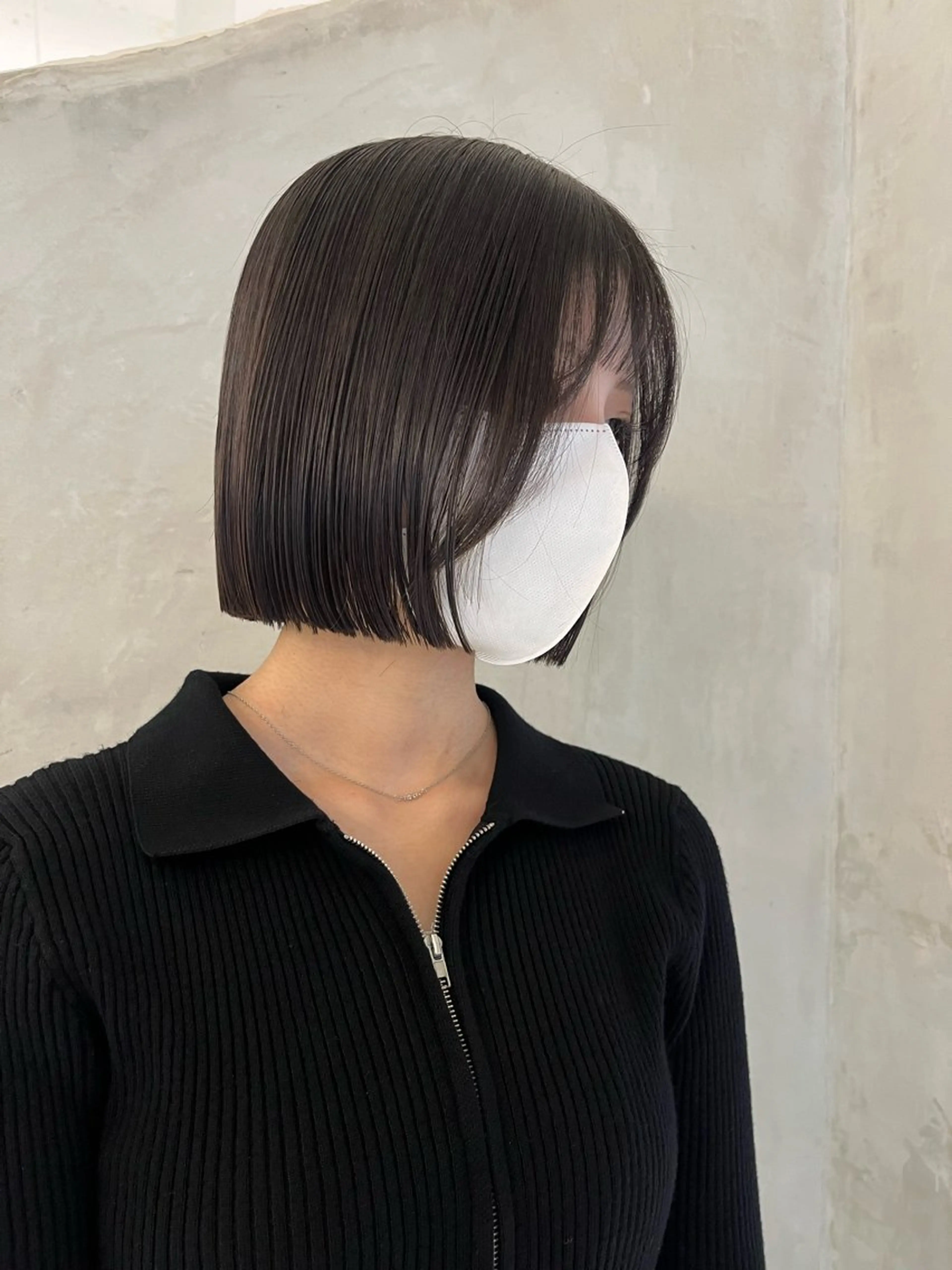 ミディアム カット effect横浜所属・切りっぱなしボブ/ 艶カラー/綾莉のヘアスタイル