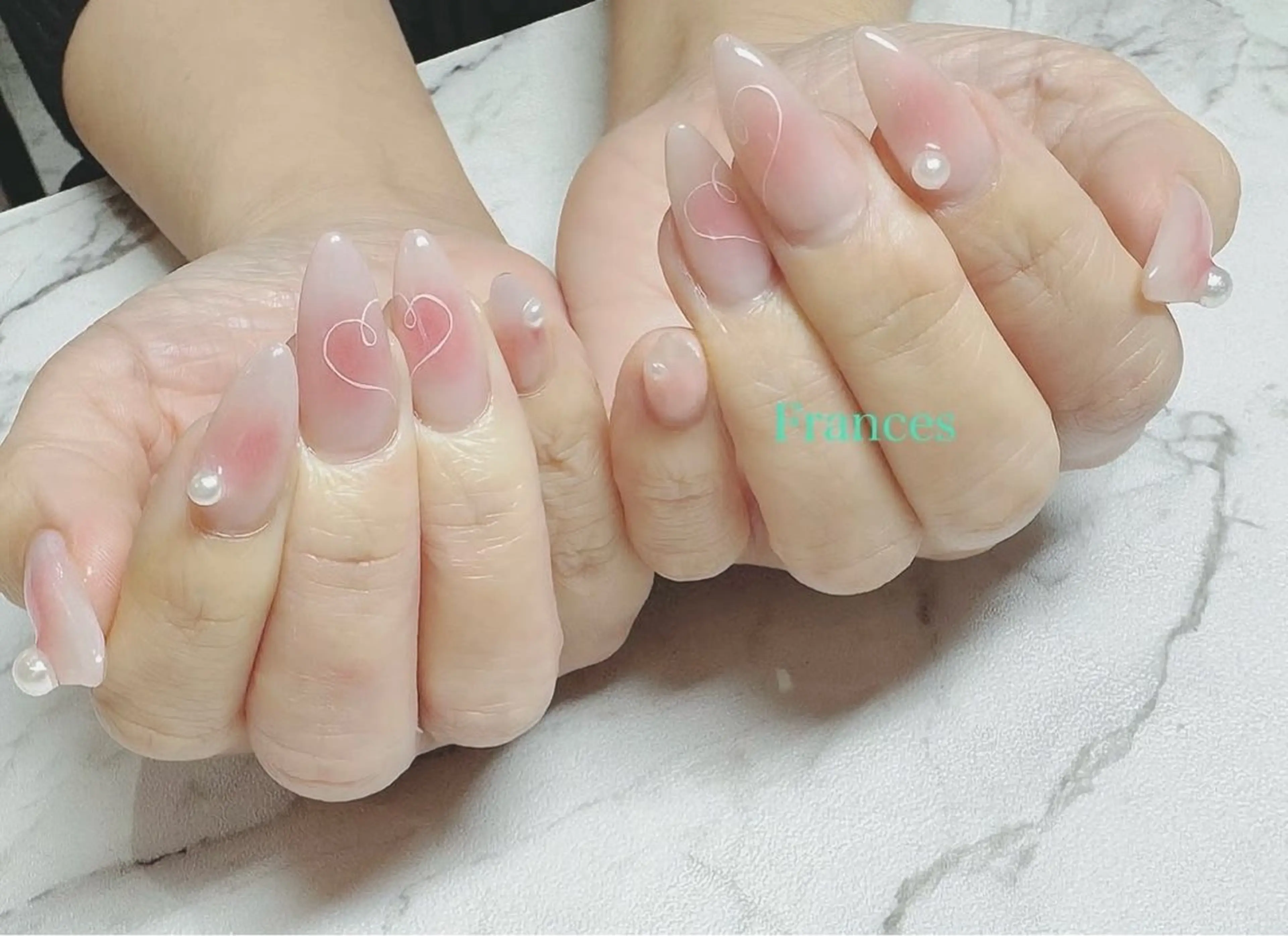 ネイル チークネイル ハート Frances 今村のネイルデザイン