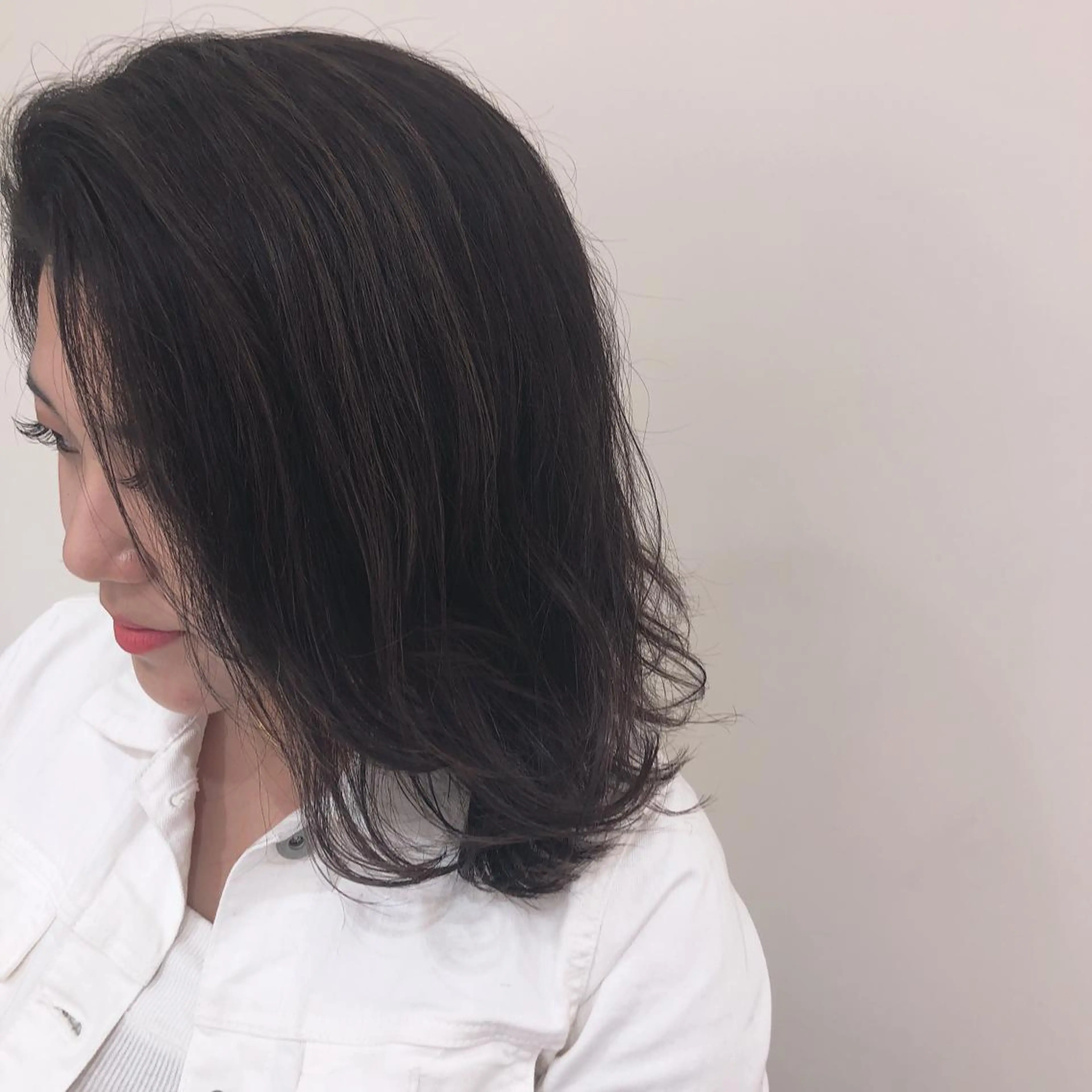 セミロング カラー 野村 さなみ✨ぱっつんボブのヘアスタイル