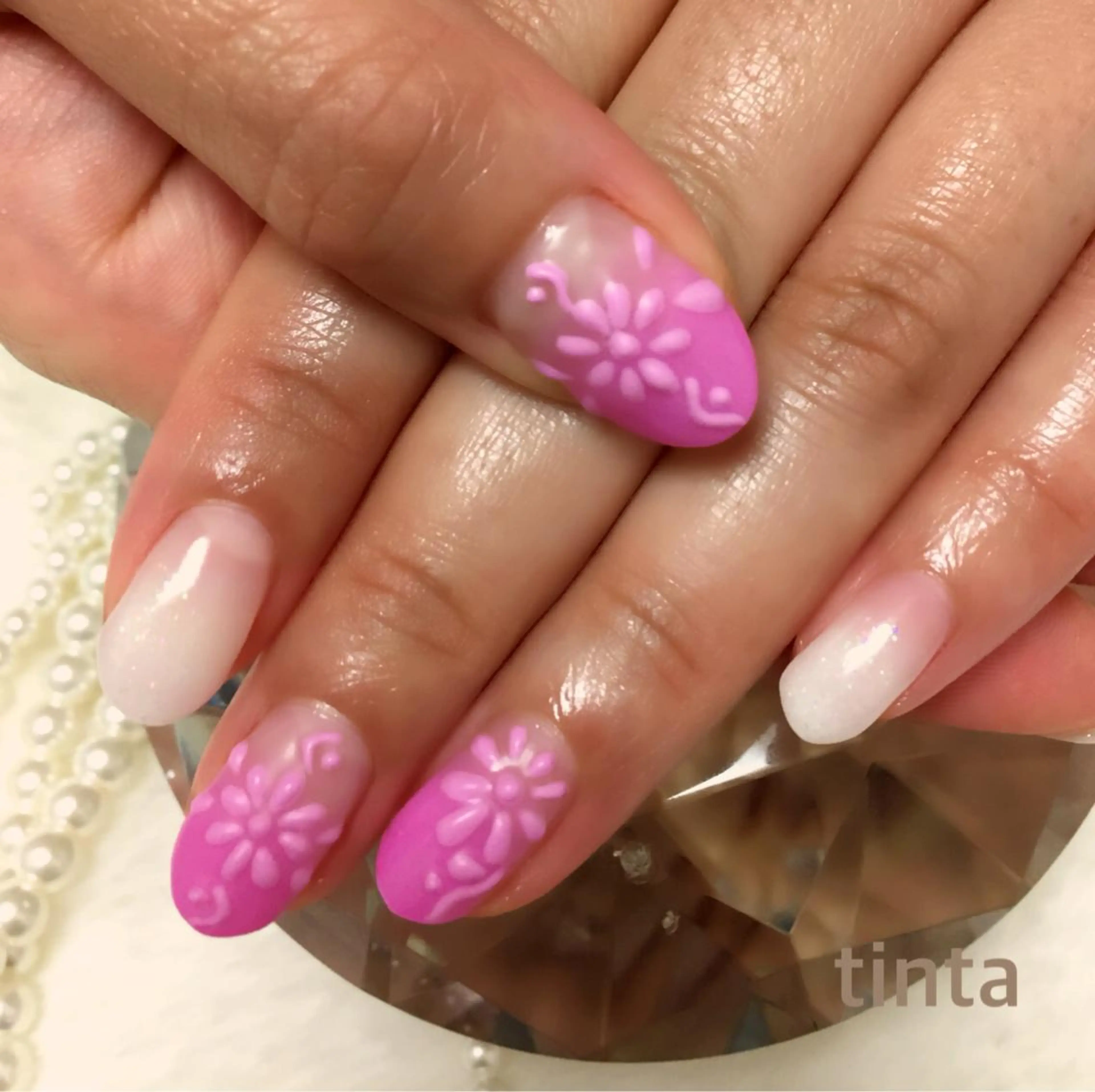 ネイル フラワーネイル グラデーション ネイルサロン ティンタ所属・馬場 典子のネイルデザイン