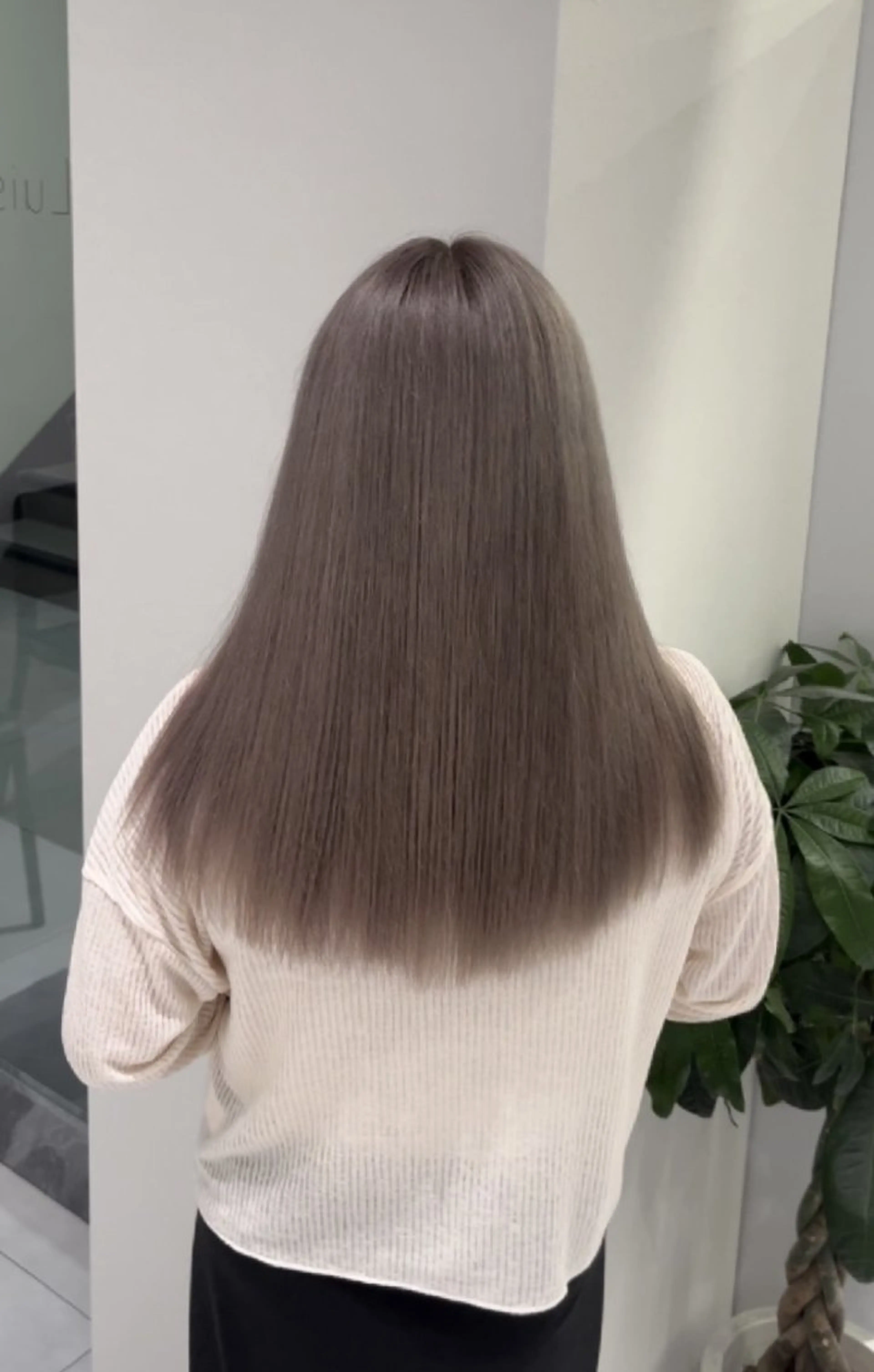 ロング ハイライト 髪質改善 韓国風ヘア レイヤーカット piLLon 心斎橋のヘアスタイル