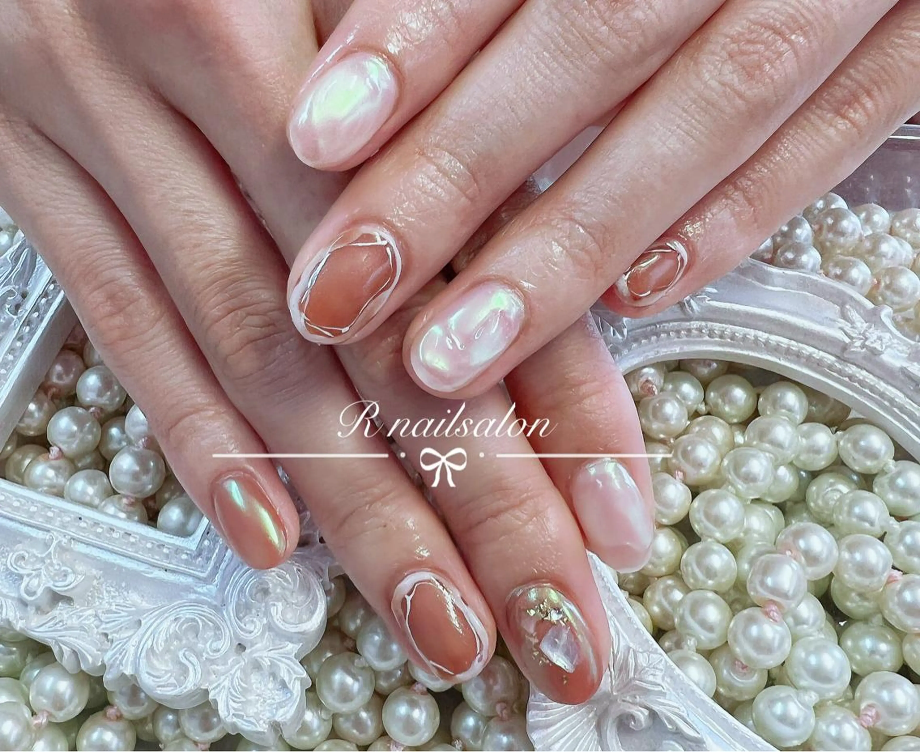 ミディアム R NAILSALONのネイルデザイン