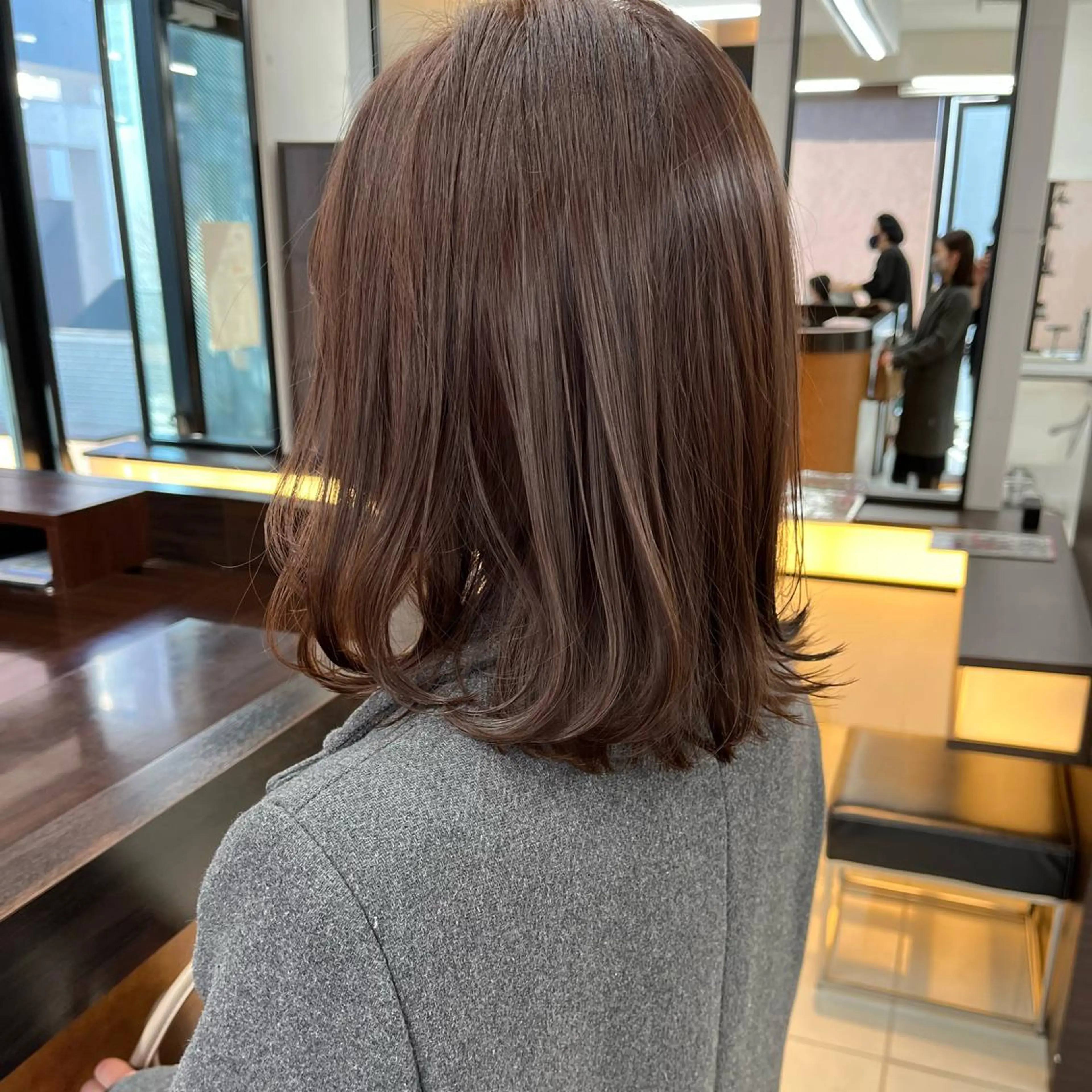 ミディアム カラー ベージュカラー ピンクカラー ピンクベージュ 外ハネヘア カット ヘアカラー トリートメント BOOTH share salon所属・ハタケヤマヨシキ ／BOOTHのヘアスタイル