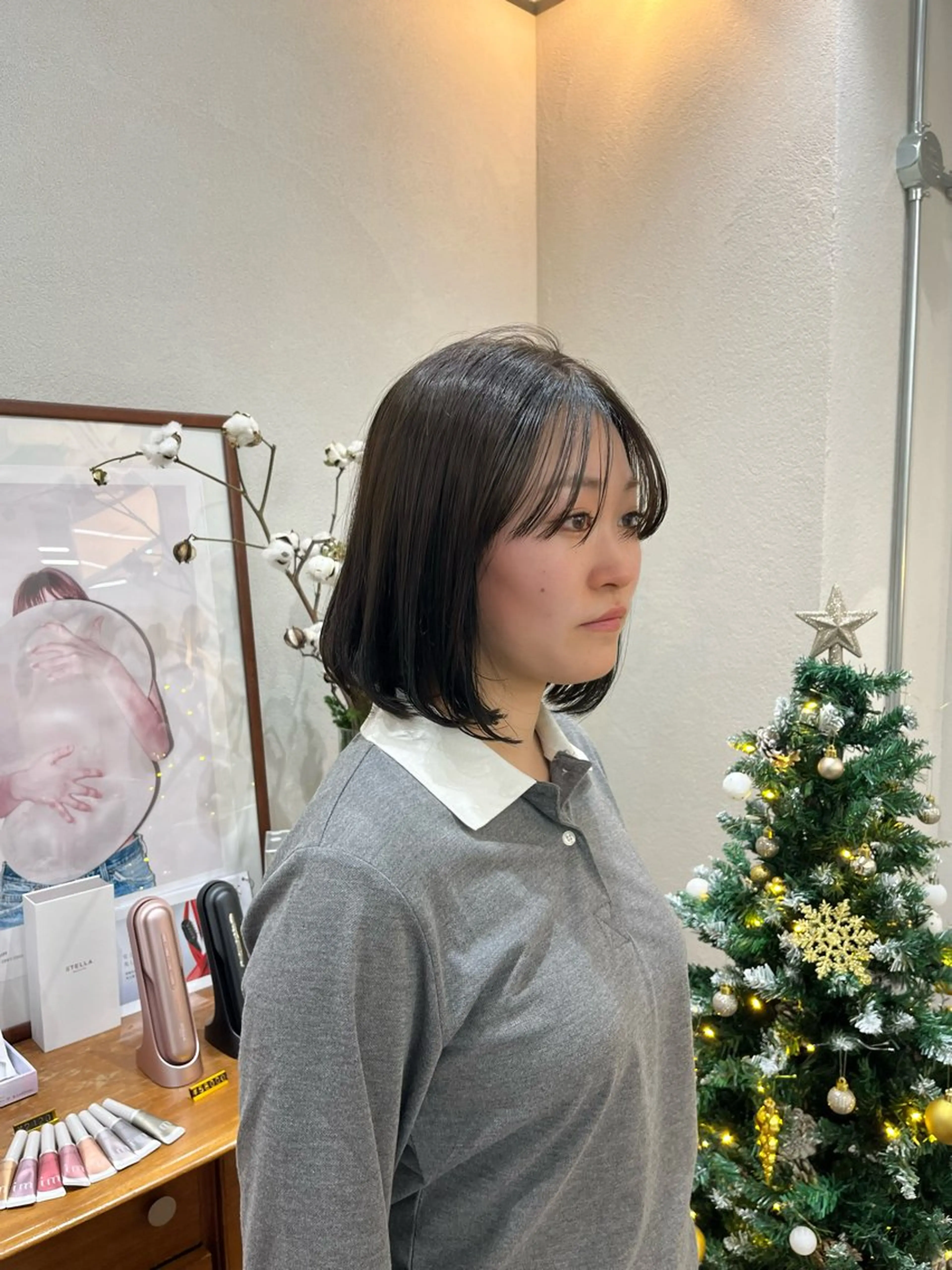 カラー 黒髪 グレージュ chika/艶カラー /似合わせカラーのヘアスタイル