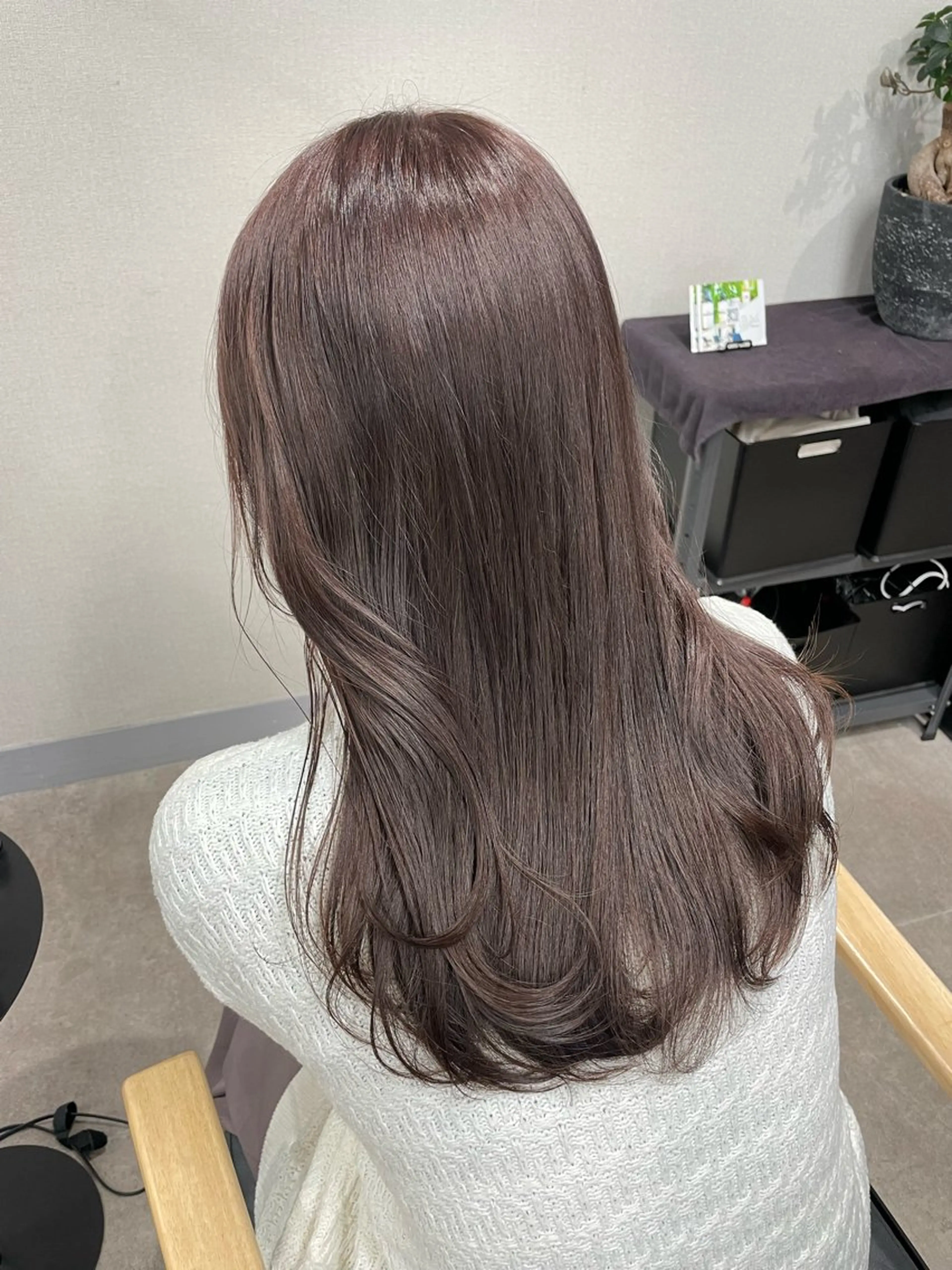セミロング カラー ヘアカラー トリートメント ヘッドスパ Qin shaire salon 原宿店所属・レイヤーカット 韓国ヘアayameのヘアスタイル