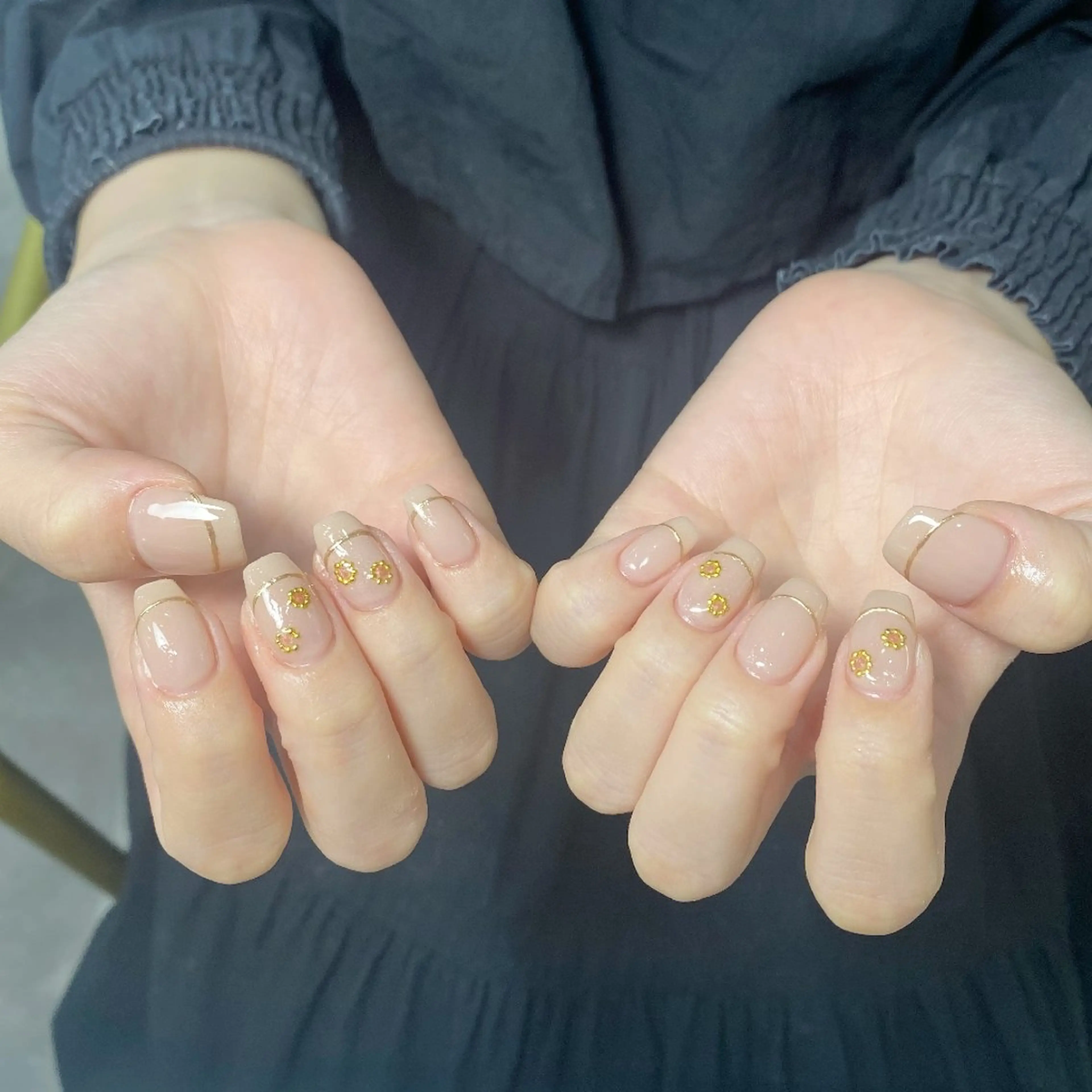 ネイル チークネイル フレンチネイル ジェルネイル ガーリー キラキラネイル ハンドネイル UM Nail Salonのネイルデザイン