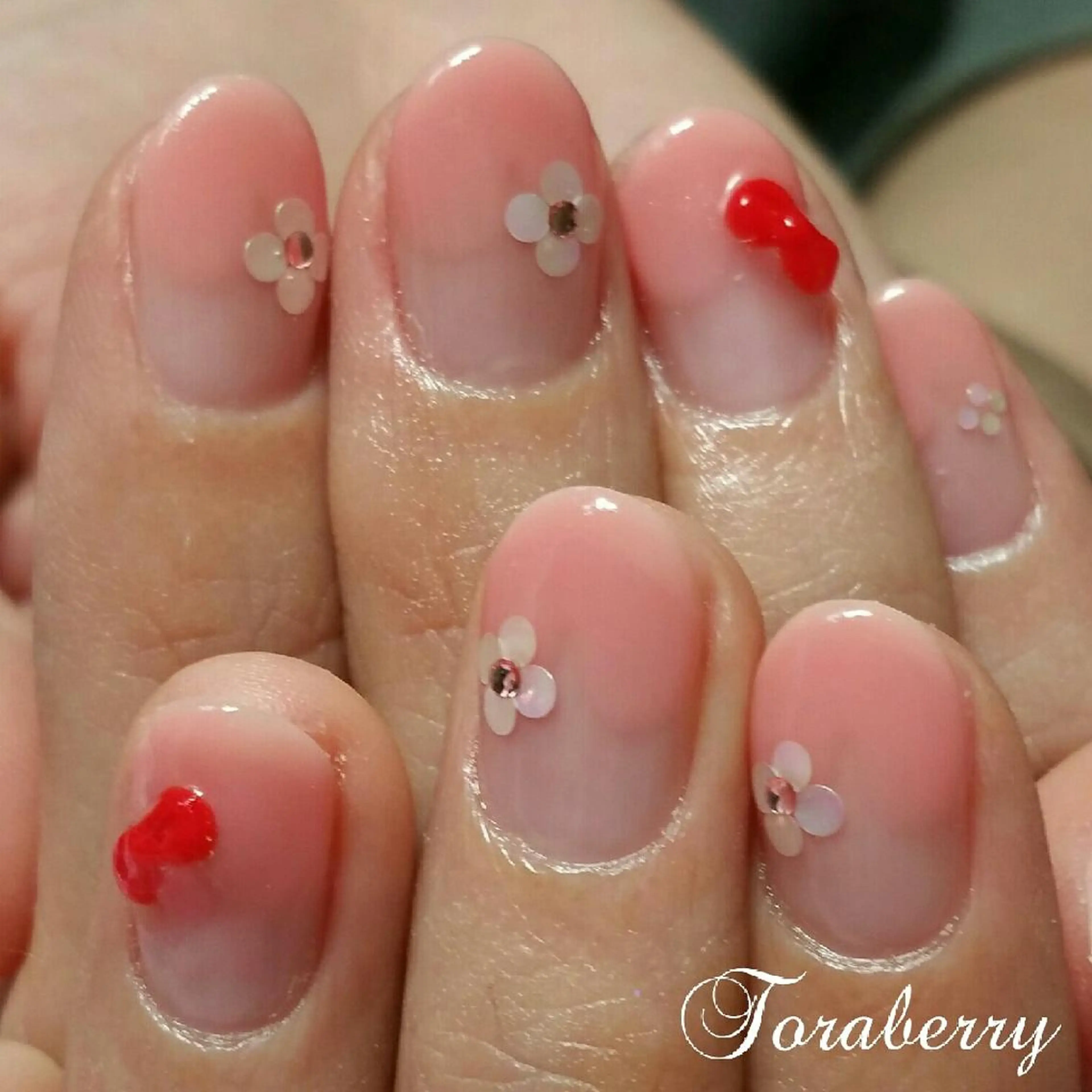 ネイル フレンチネイル ハート ハンドネイル ネイリスト なつみのネイルデザイン