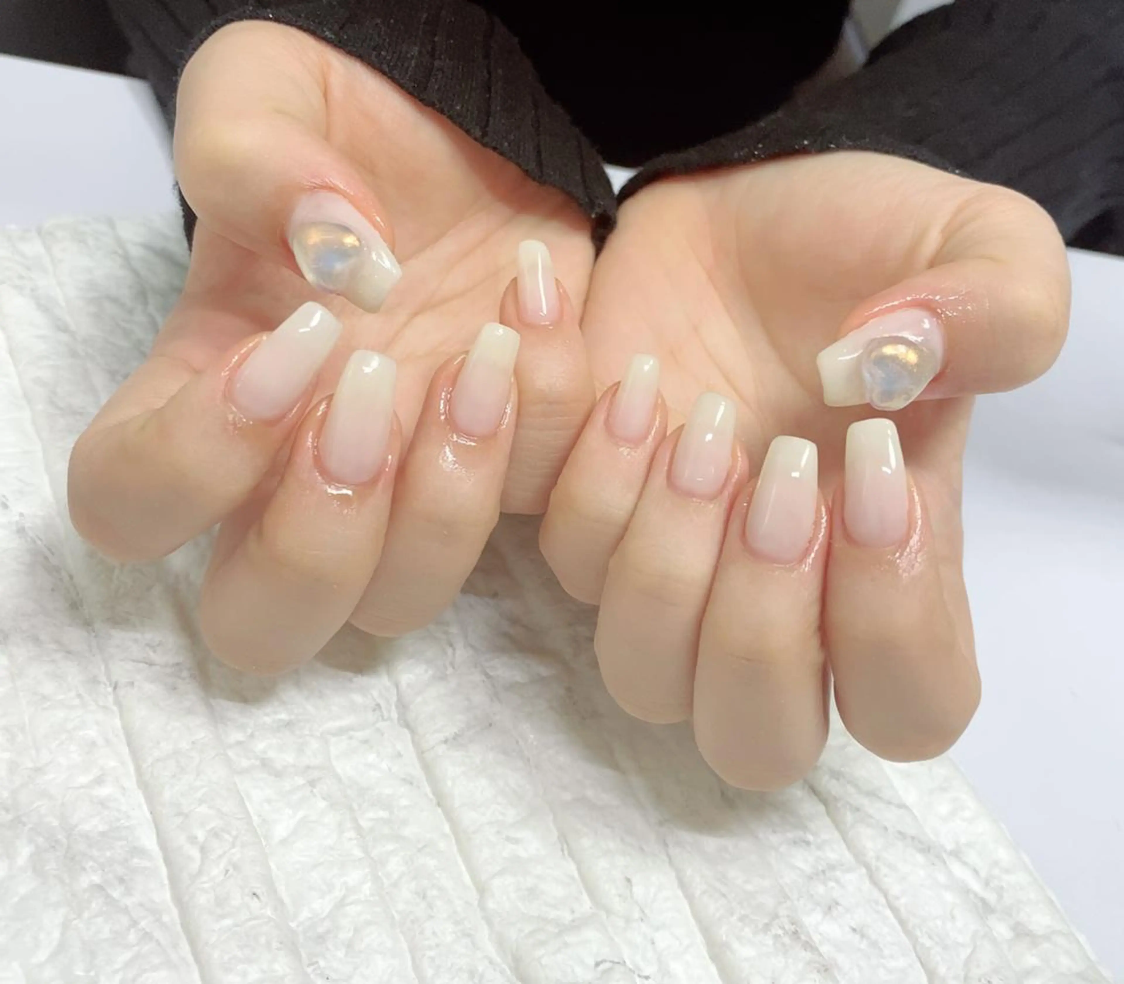 ネイル オーロラネイル ハート ワンカラーネイル ハンドネイル yochi nailのネイルデザイン