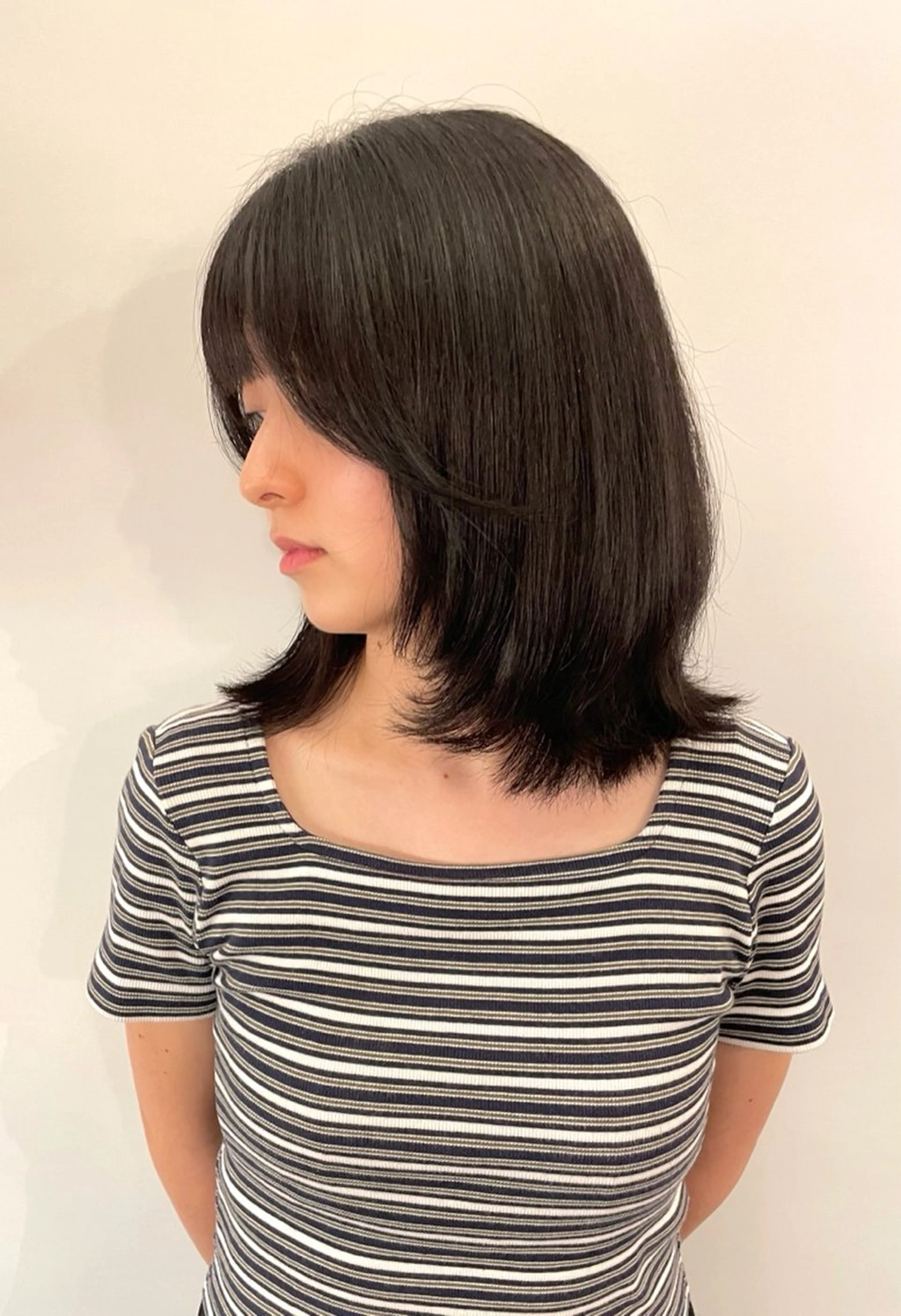 ミディアム カラー ボブ くびれヘア レイヤーカット ウルフカット 韓国ナチュラル・ ベージュ/落合夏希のヘアスタイル